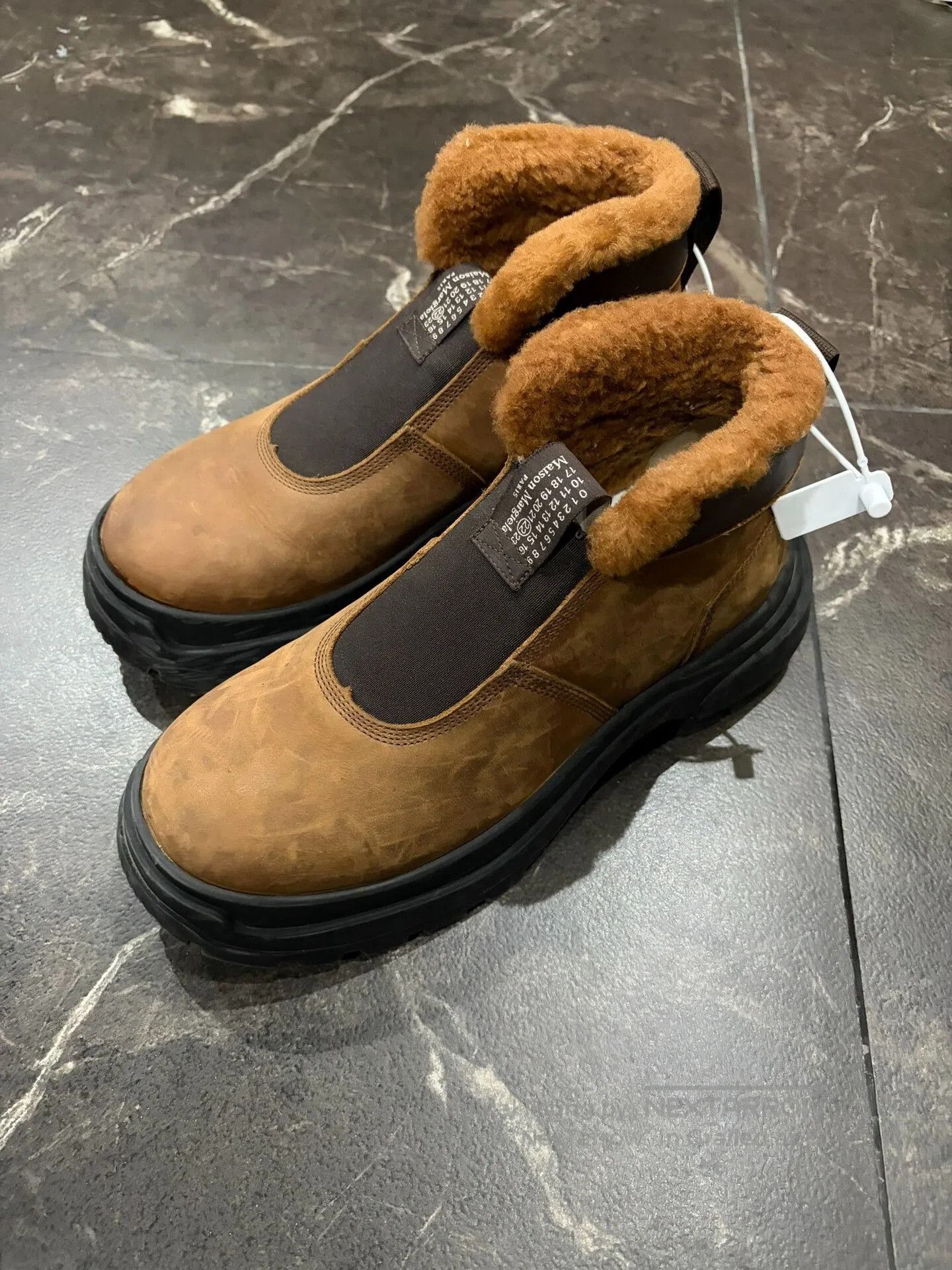Maison Margiela Maison Margiela Fur. Size US 7 / IT 37 - 1 Thumbnail