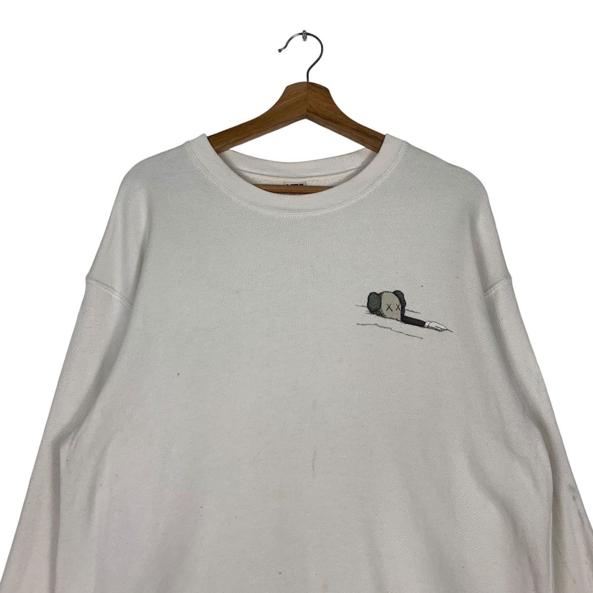 Uniqlo UNIQLO X KAWS Big Logo Graphic Sweatshirt #1257-C57 Size US L / EU 52-54 / 3 - 4 Thumbnail