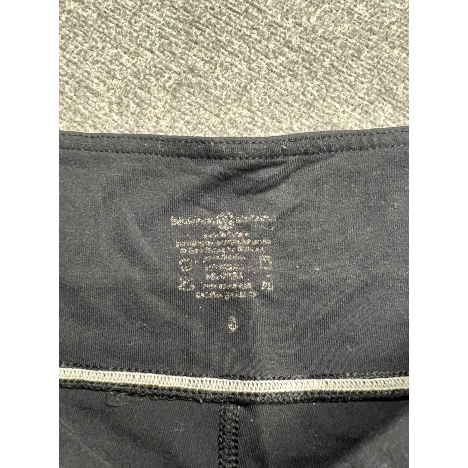 Lululemon LULULEMON Gather & Crow Crop Leggings Women’s 6 Gray 23” Black 26 in Waist XS? No — keep as is Size 28" / US 6 / IT 42 - 3 Thumbnail