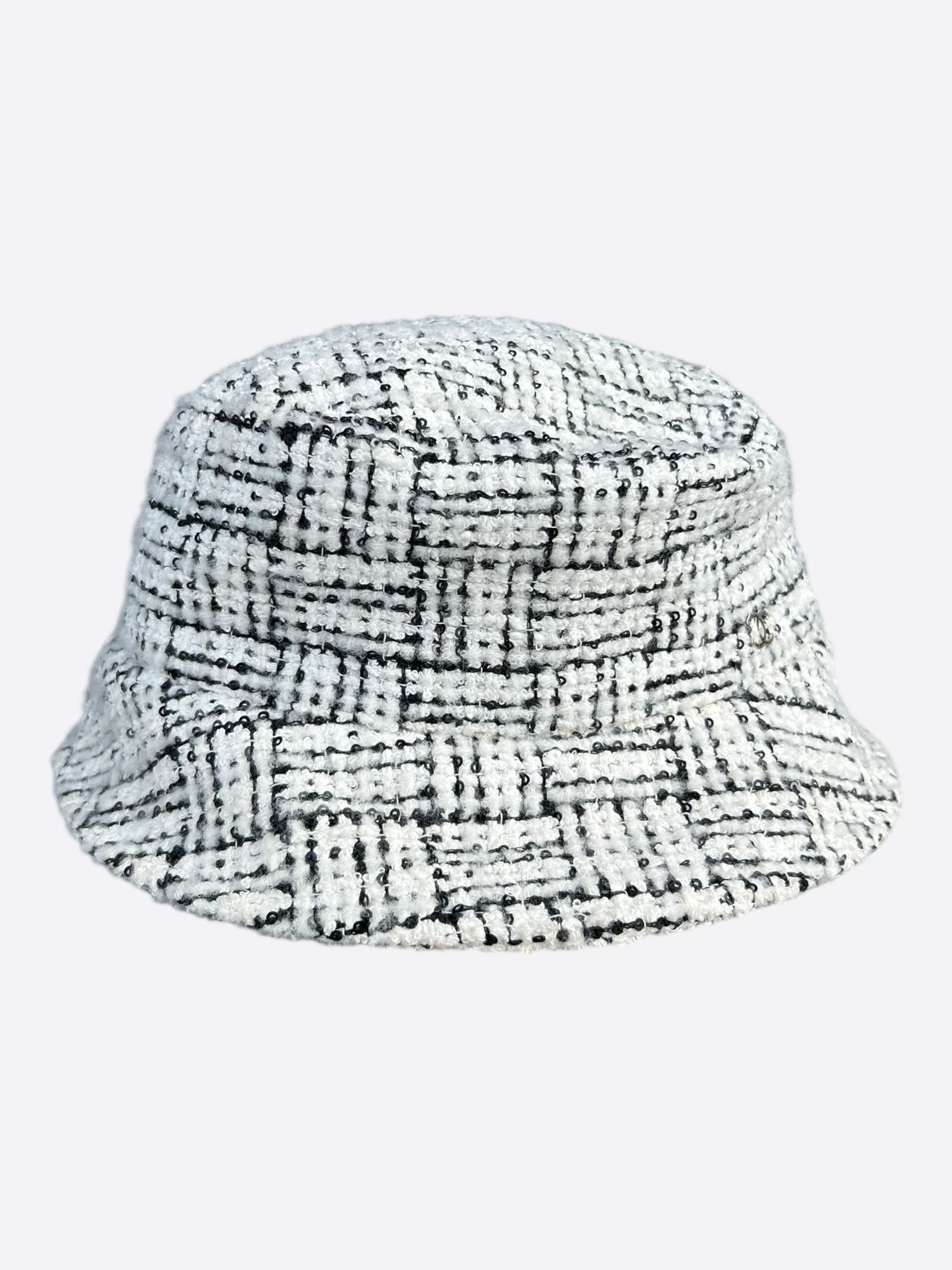 Chanel Chanel White & Black CC Logo Tweed Bucket Hat Size ONE SIZE - 4 Thumbnail