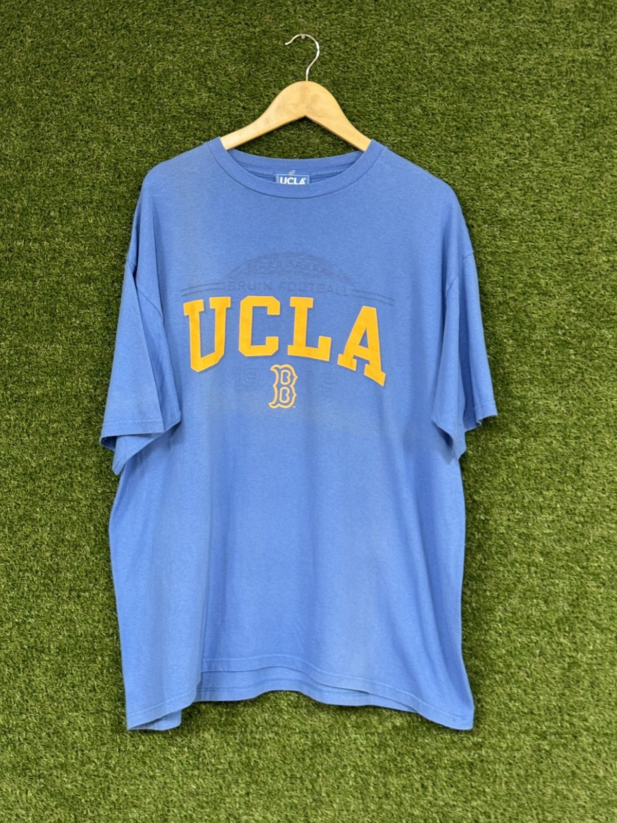 Vintage Vintage Made in USA UCLA Bruins Los Angles California Tee Size US XXL / EU 58 / 5 - 1 Thumbnail