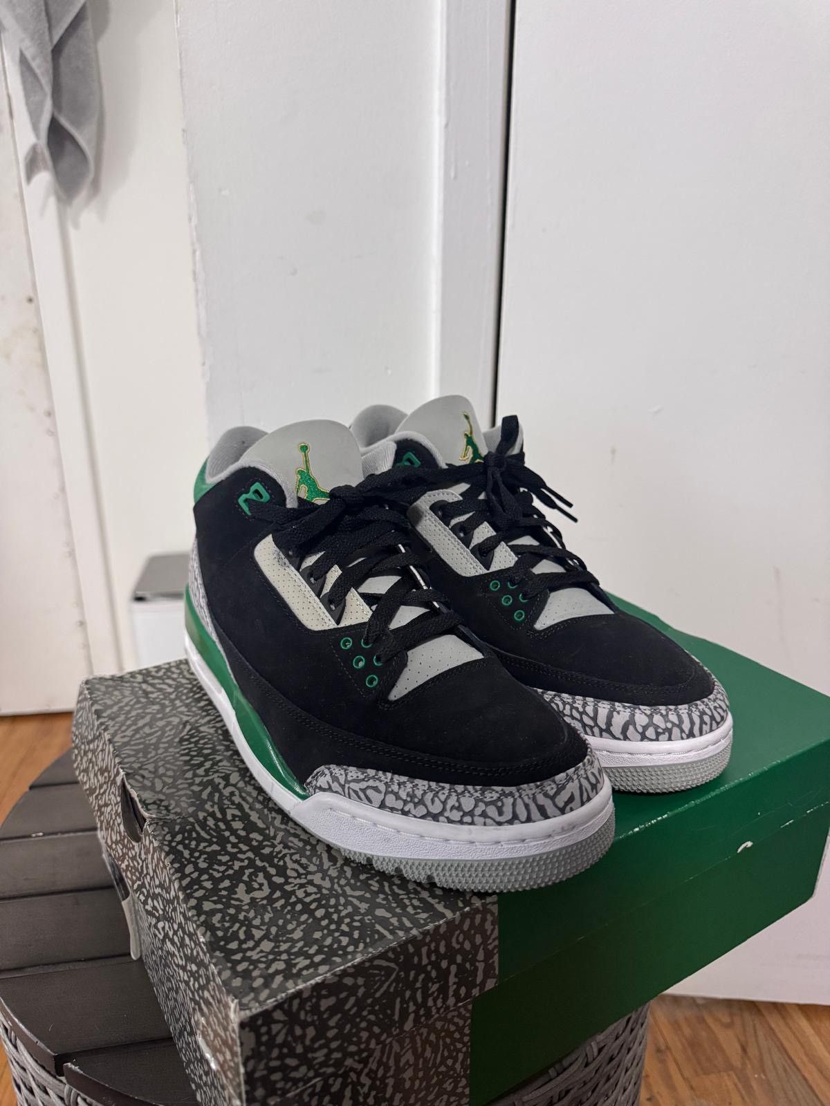 Jordan Brand Jordan 3 “Pine Green” Size US 10.5 / EU 43-44 - 3 Thumbnail