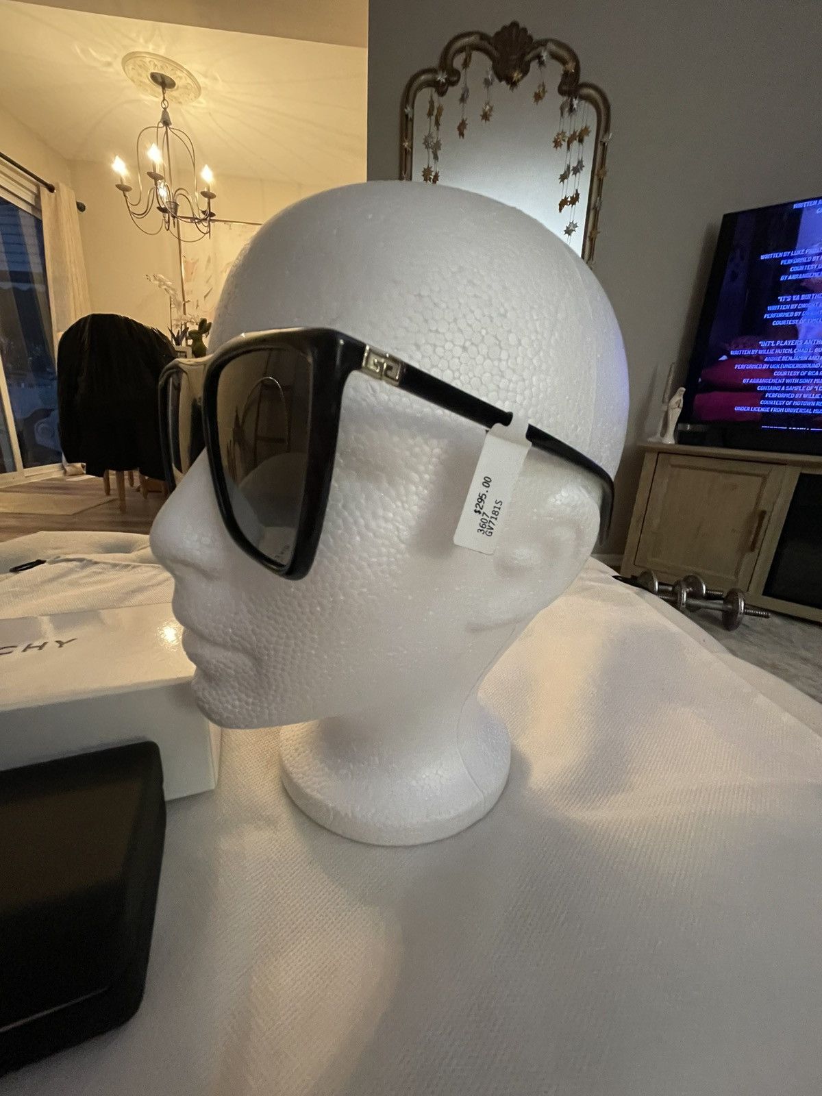 Givenchy Givenchy Oversized SUNGLASSES Size ONE SIZE - 9 Thumbnail