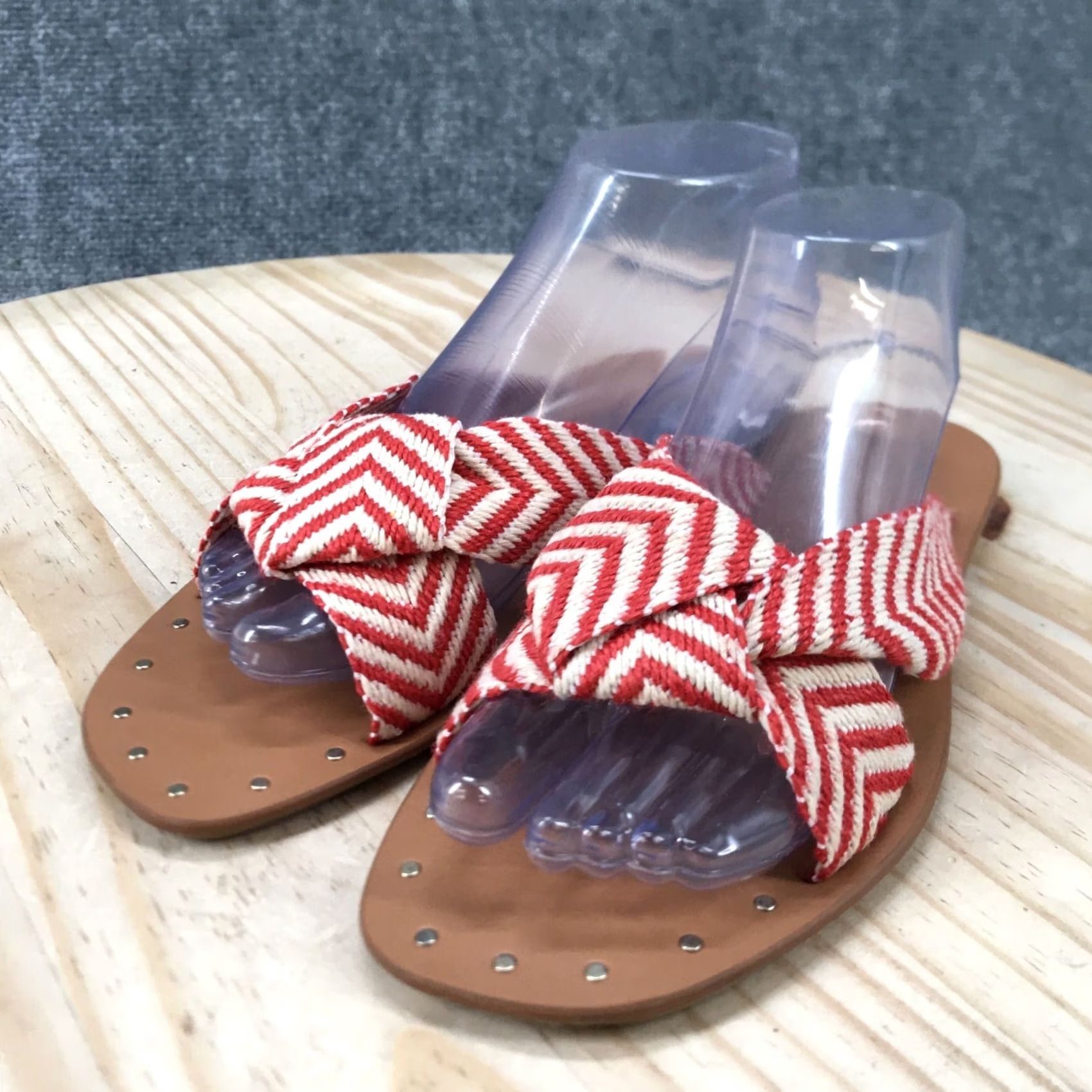 Vintage Universal Thread Sandals Womens 8 Chevron Print Slip On Red Flat Slide Knotted Casual Shoes Womens VINTAGE: No Size US 8 / IT 38 - 3 Thumbnail