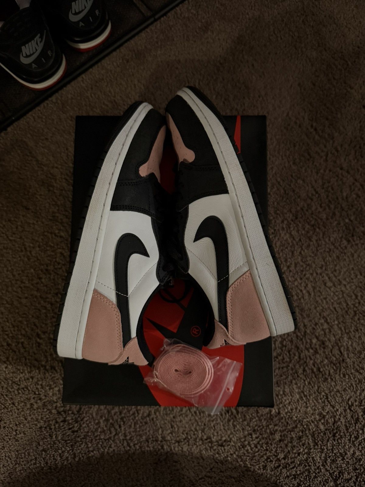 Nike Jordan 1 Low OG “Bleached Coral” Size US 9 / EU 42 - 3 Thumbnail
