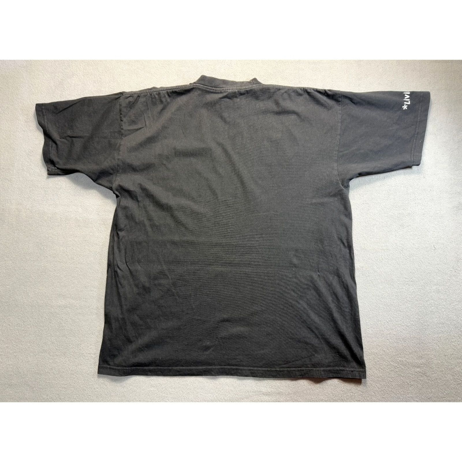 Vintage Vintage GC Ultimate Most Haunted Living TV 2002 black shirt mens size XL Size US XL / EU 56 / 4 - 7 Thumbnail