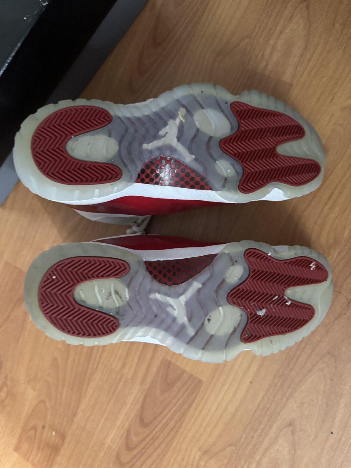 Jordan Brand Nike Air Jordan 11 Cherry 2022 Size US 10.5 / EU 43-44 - 2 Thumbnail