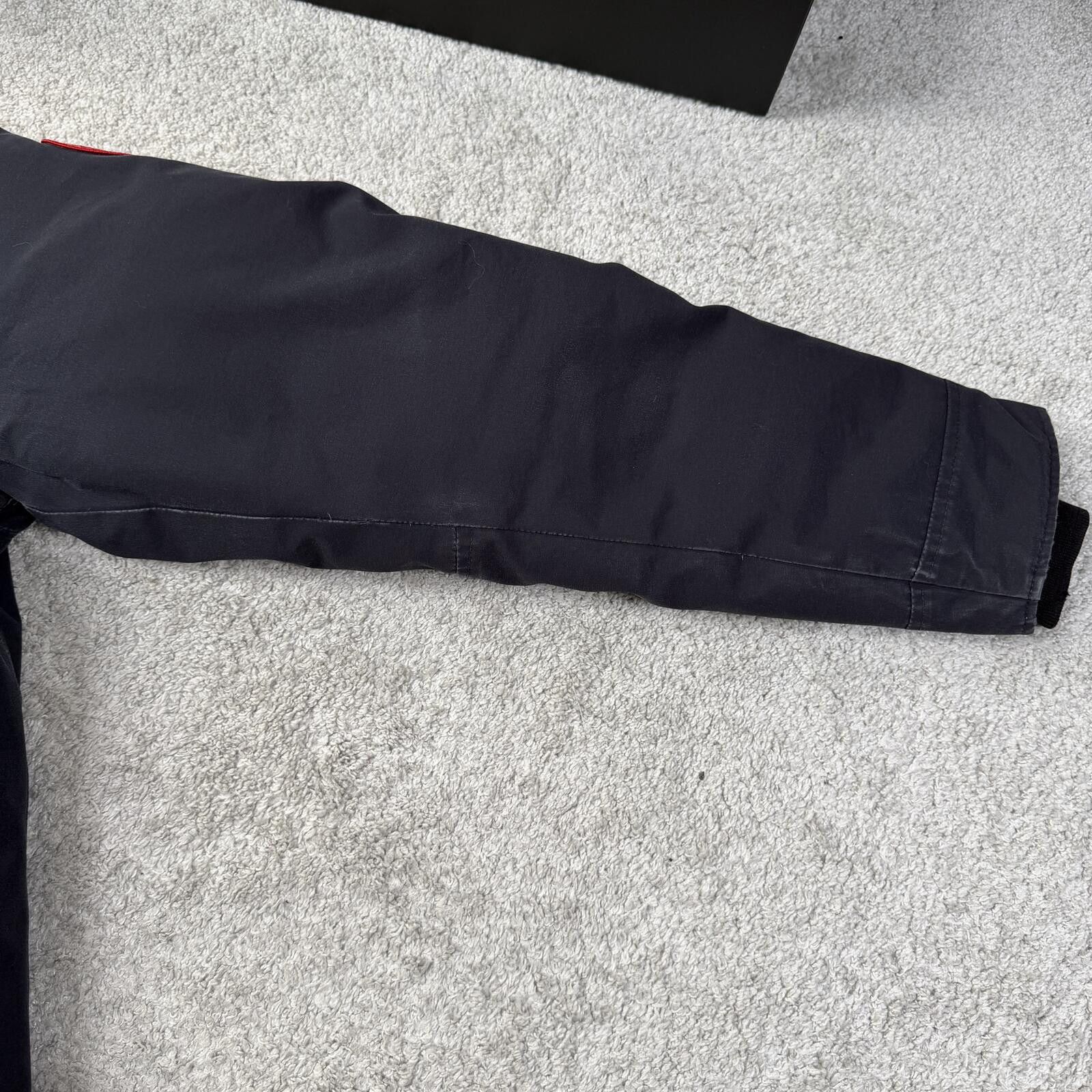 Canada Goose Canada Goose Chateau Size M Size US M / EU 48-50 / 2 - 12 Thumbnail