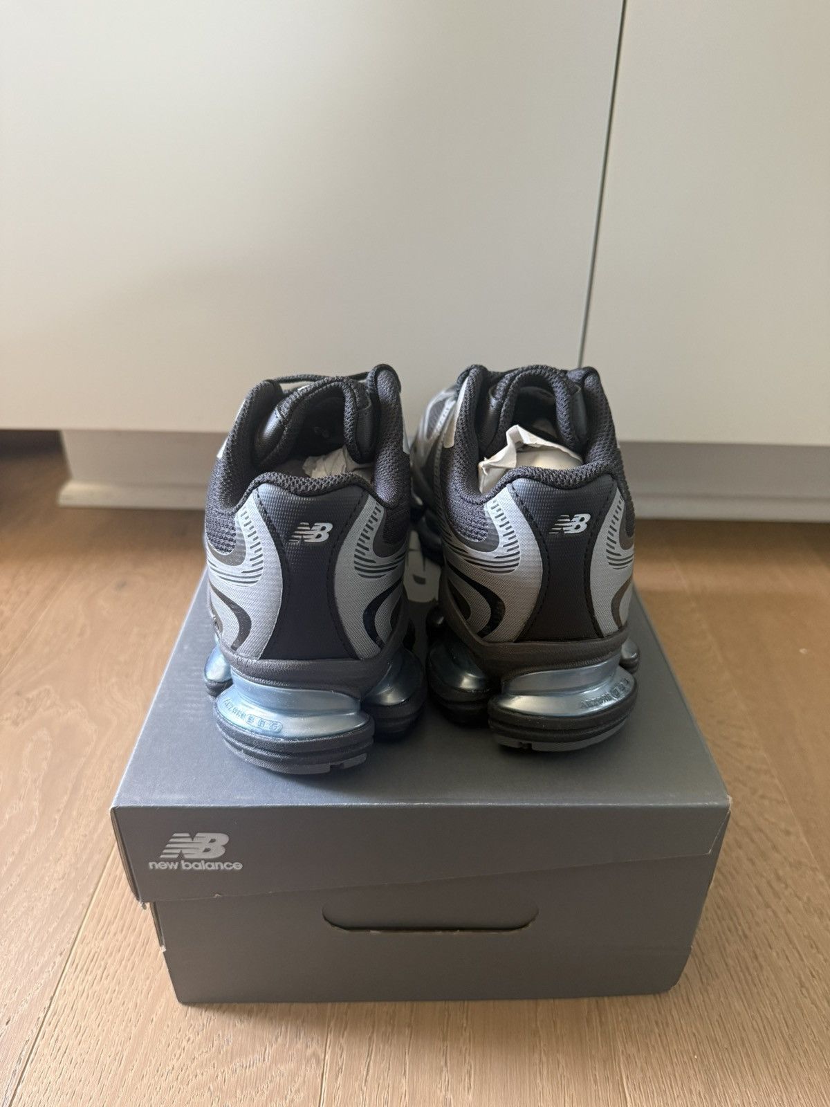 New Balance New Balance ABZORB 2000 Black Silver Ships Fast Size 8.5 Size US 8.5 / EU 41-42 - 4 Thumbnail
