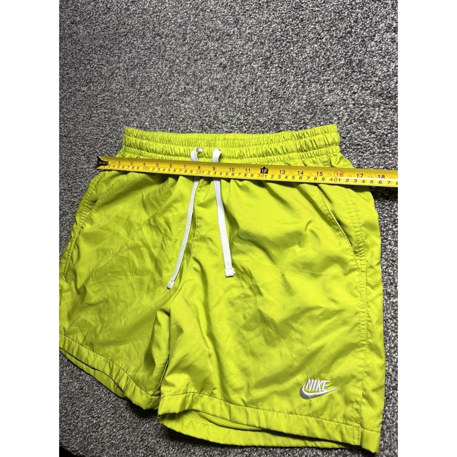 Nike Nike Woven Flow Shorts Mens Large Neon Green 5" AR2382 Athletic Pockets Drawstring Back Pocket Size US 33 - 4 Thumbnail
