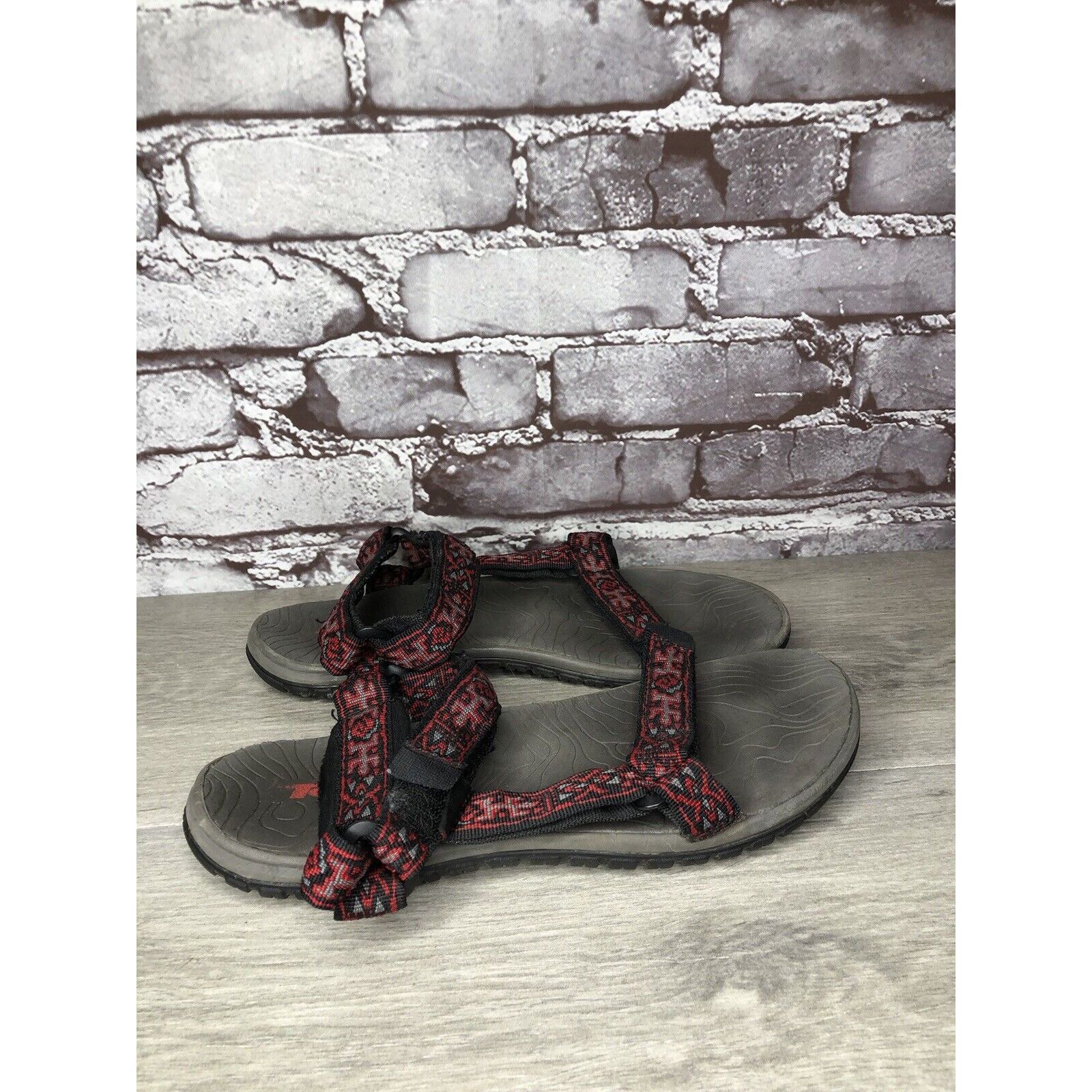 Teva Teva Hurricane 3 Red Black Lizard Print Nylon Strappy Hiking Size US 7 / EU 40 - 16 Thumbnail