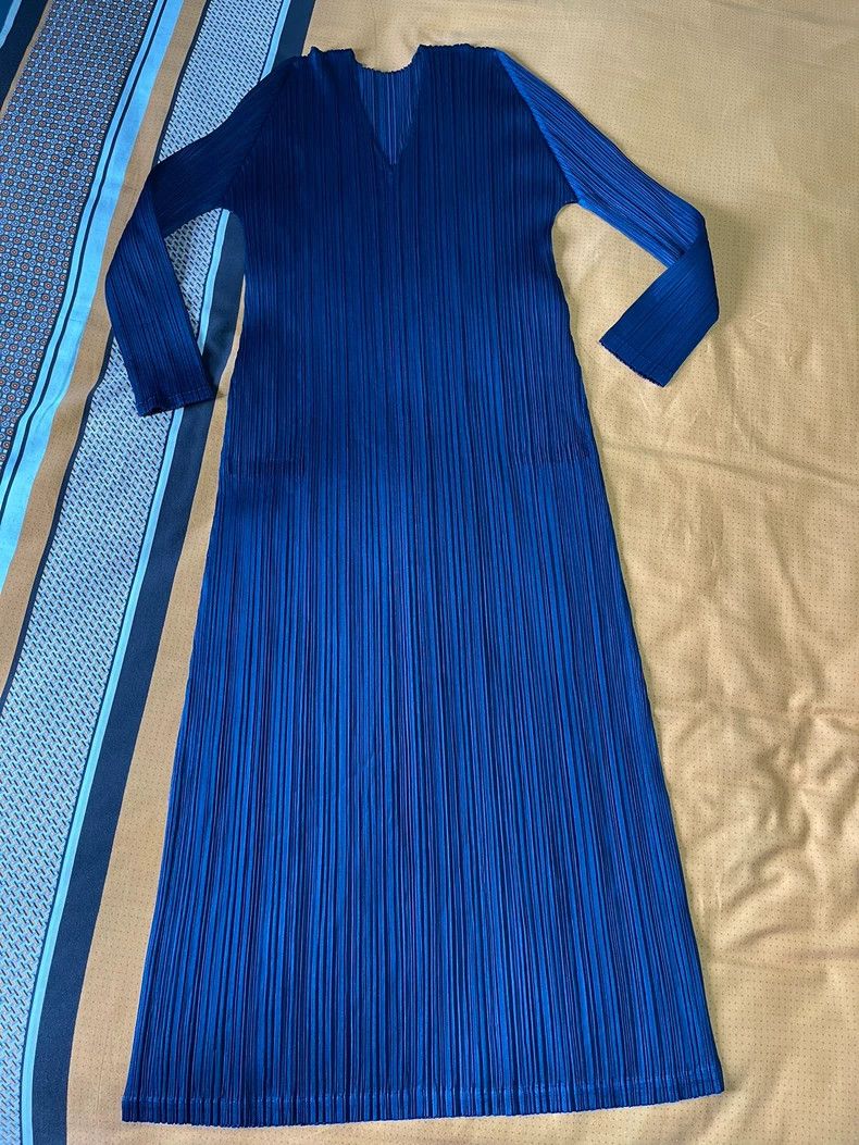 Issey Miyake Issey Miyake Blue dress Size M / US 6-8 / IT 42-44 - 2 Thumbnail