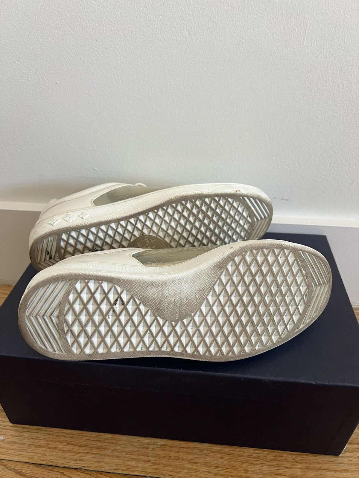 Louis Vuitton Luxembourg sneaker Size US 6 / EU 39 - 11 Thumbnail