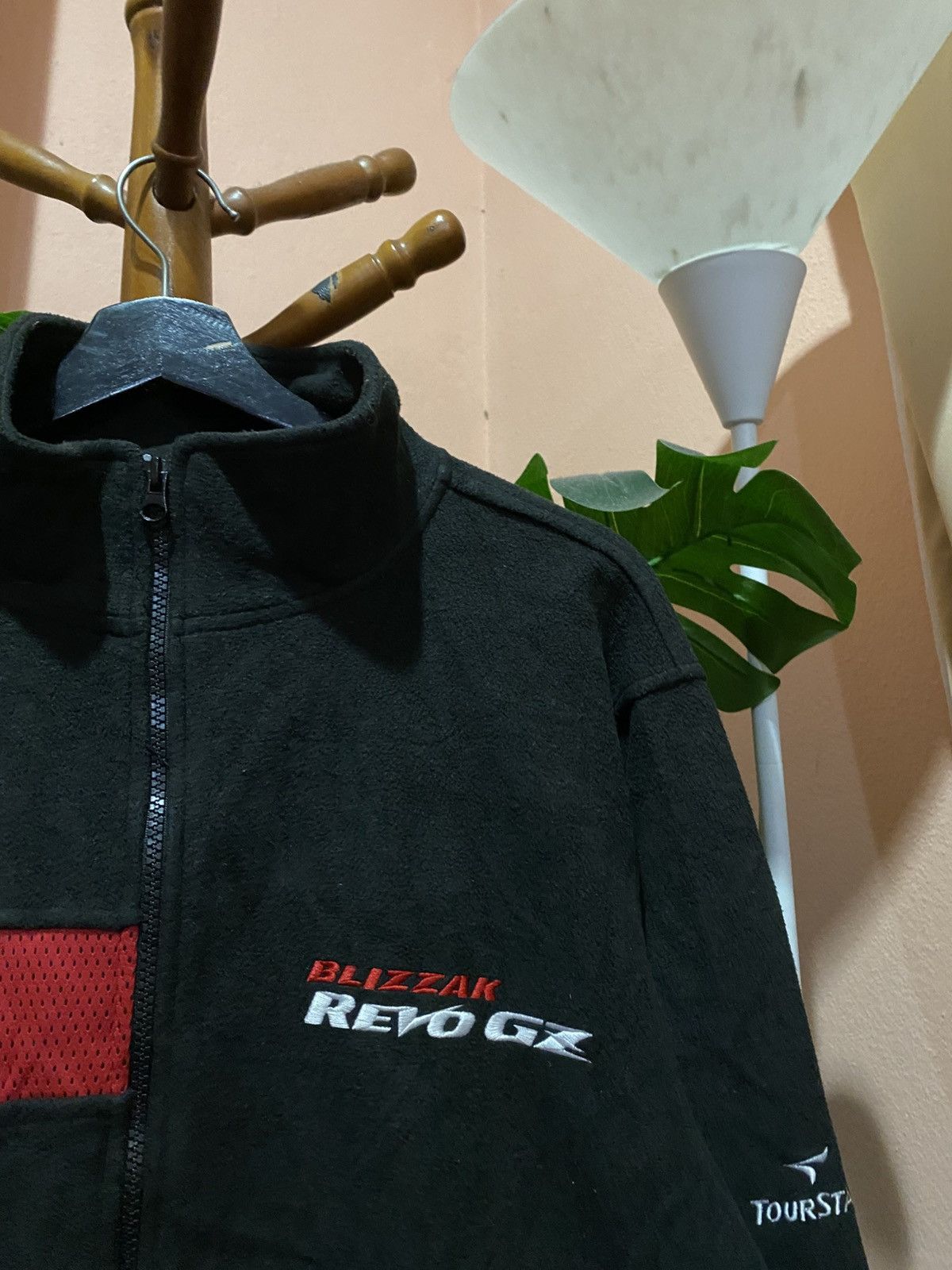 Vintage Vintage Bridgestone Blizzak Revo GZ Fleece Jacket Motorsport Size US L / EU 52-54 / 3 - 7 Thumbnail