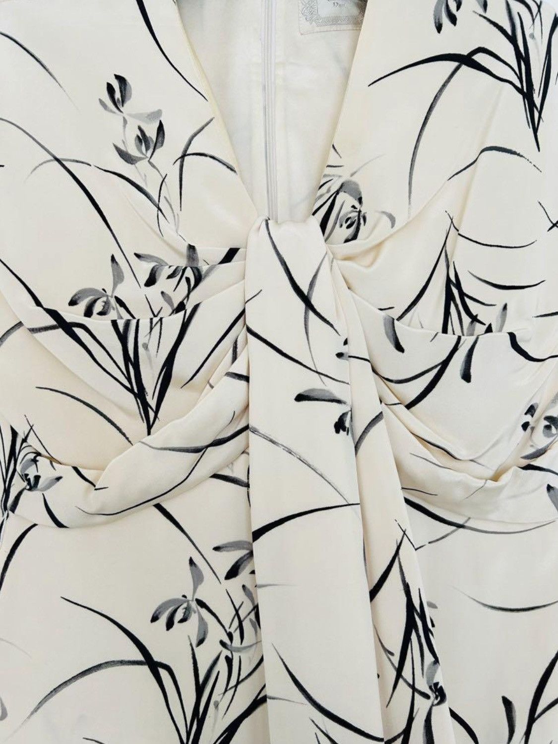 Dior Christian Dior Oriental Painted Floral Draped Silk Blouse Size S / US 4 / IT 40 - 4 Thumbnail
