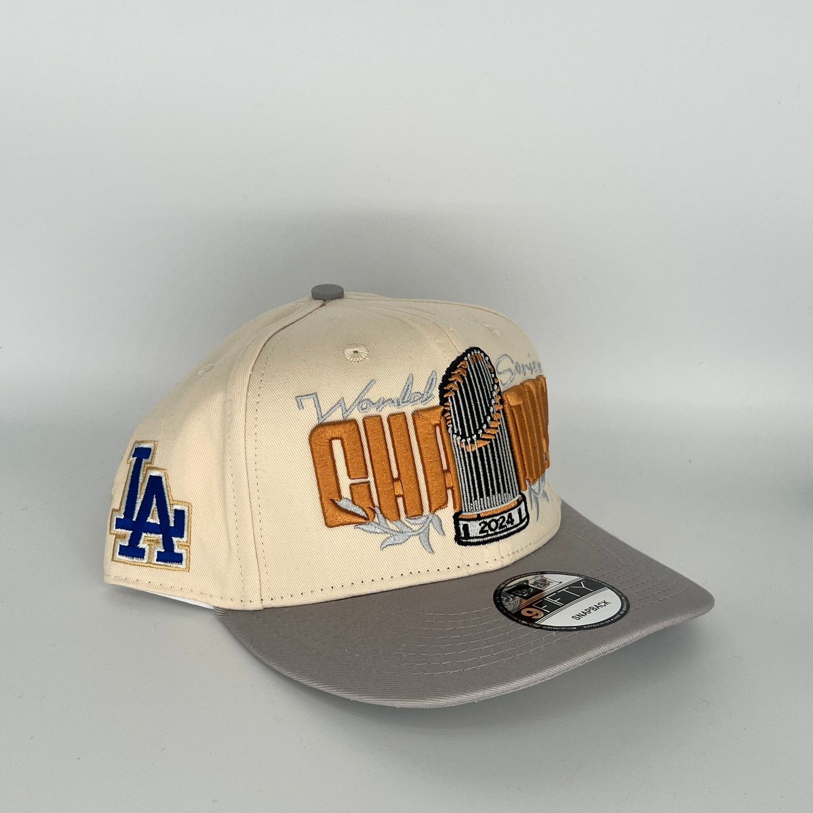 New Era White/Grey Los Angeles Dodgers 2024 Series World Champions Size ONE SIZE - 1 Thumbnail