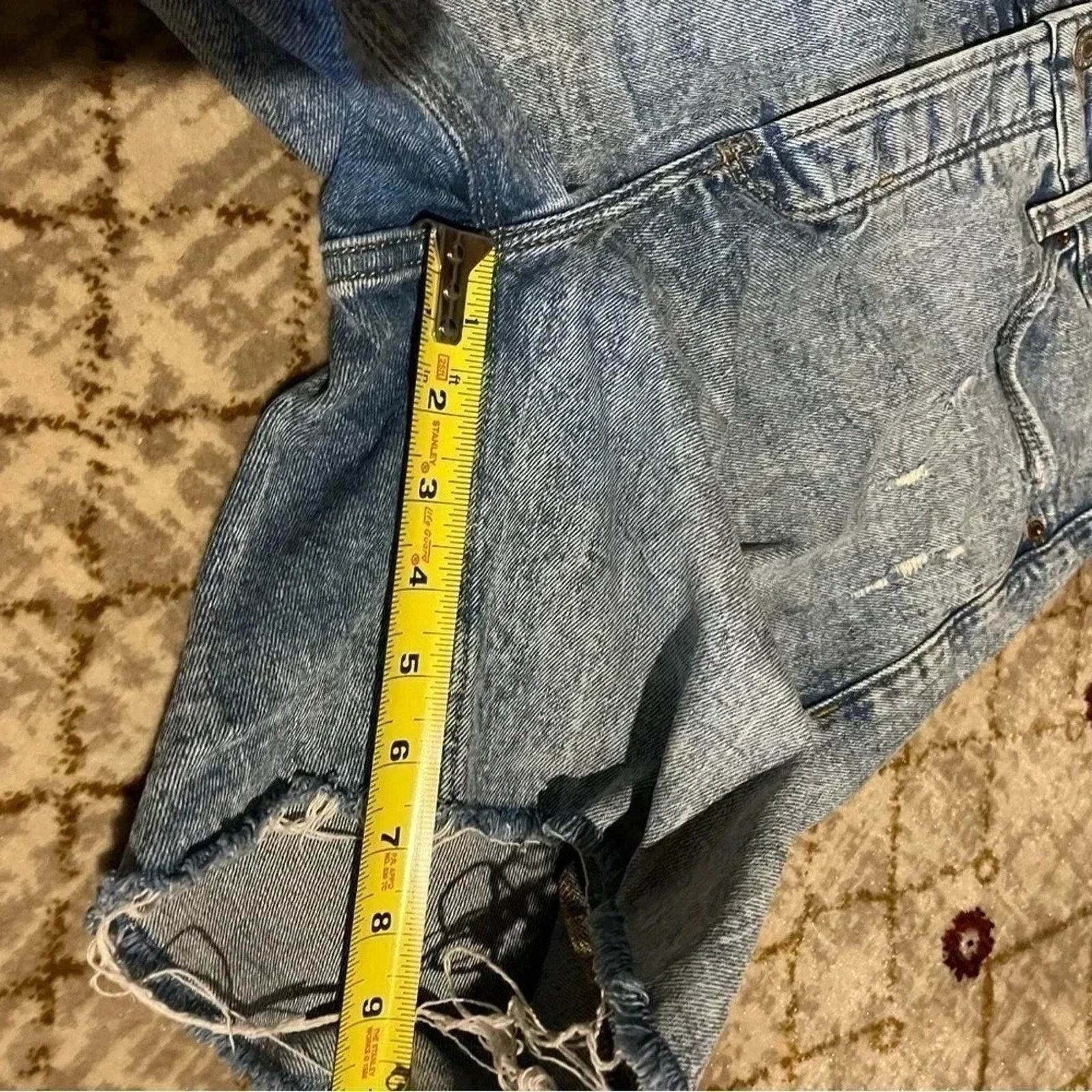 Old Navy OLD NAVY Sky-Hi Short 6 Extra High Rise Distressed Cutoffs Size 28" / US 6 / IT 42 - 8 Thumbnail