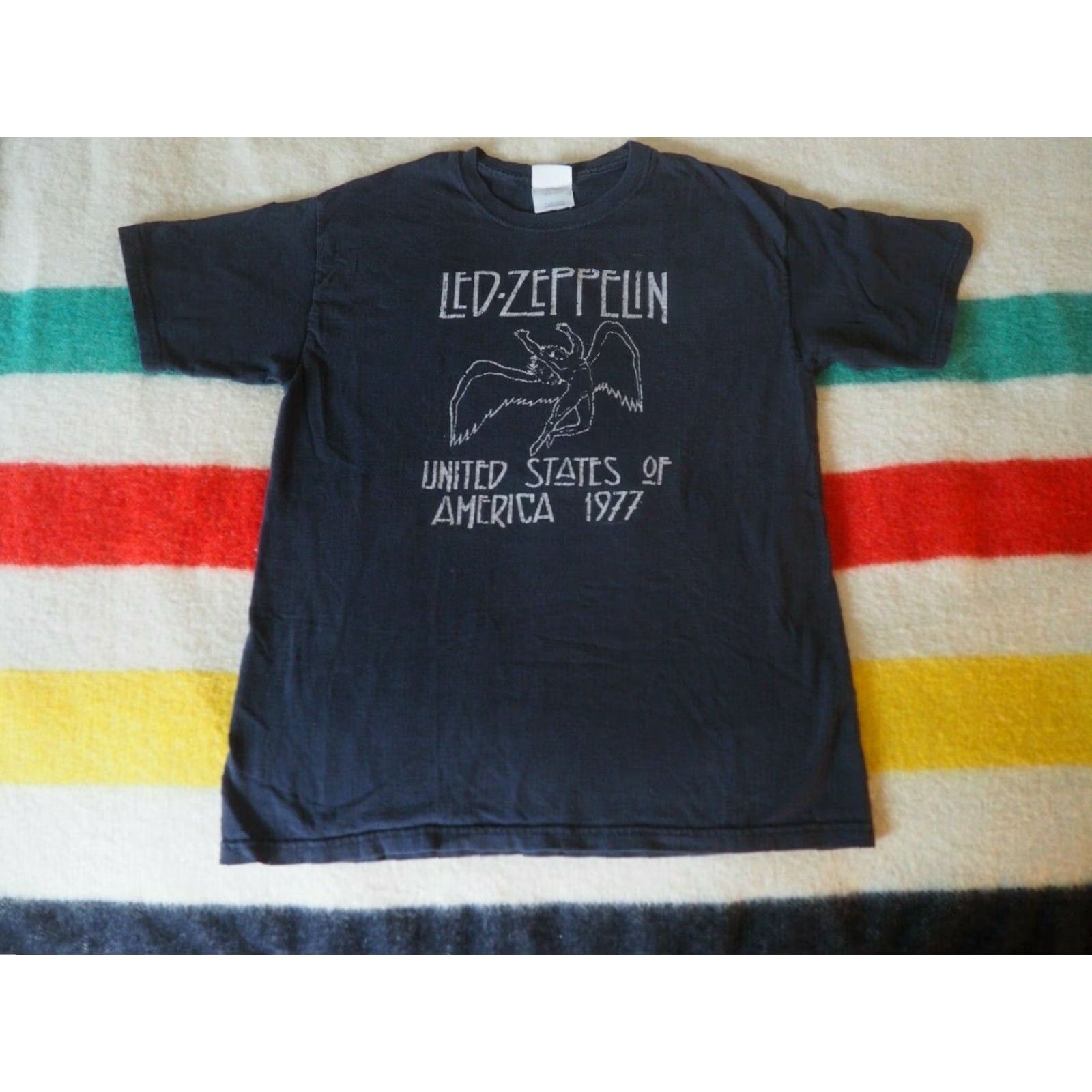 Hanes Hanes LED Zepellin USA Tour 1977 Black Graphic Band Tee T-Shirt M VINTAGE Hanes Shirt Unisex Short Sleeve Cotton 2000s Decade Mens Womens Boys Girls Size US M / EU 48-50 / 2 - 2 Thumbnail