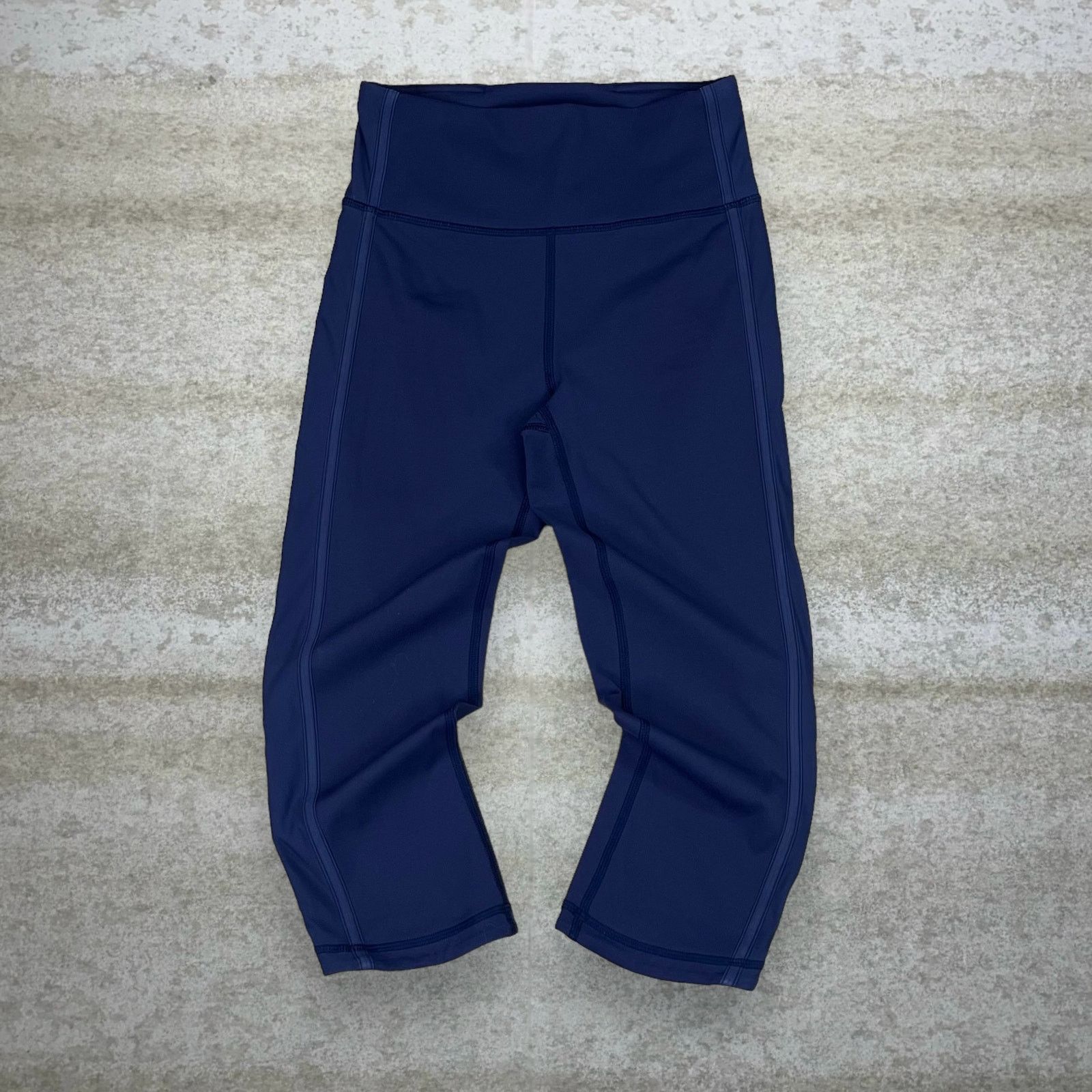 Lululemon Lululemon Leggings Size 2 Navy Blue Reflective Logo Size 26" / US 2 / IT 38 - 2 Thumbnail