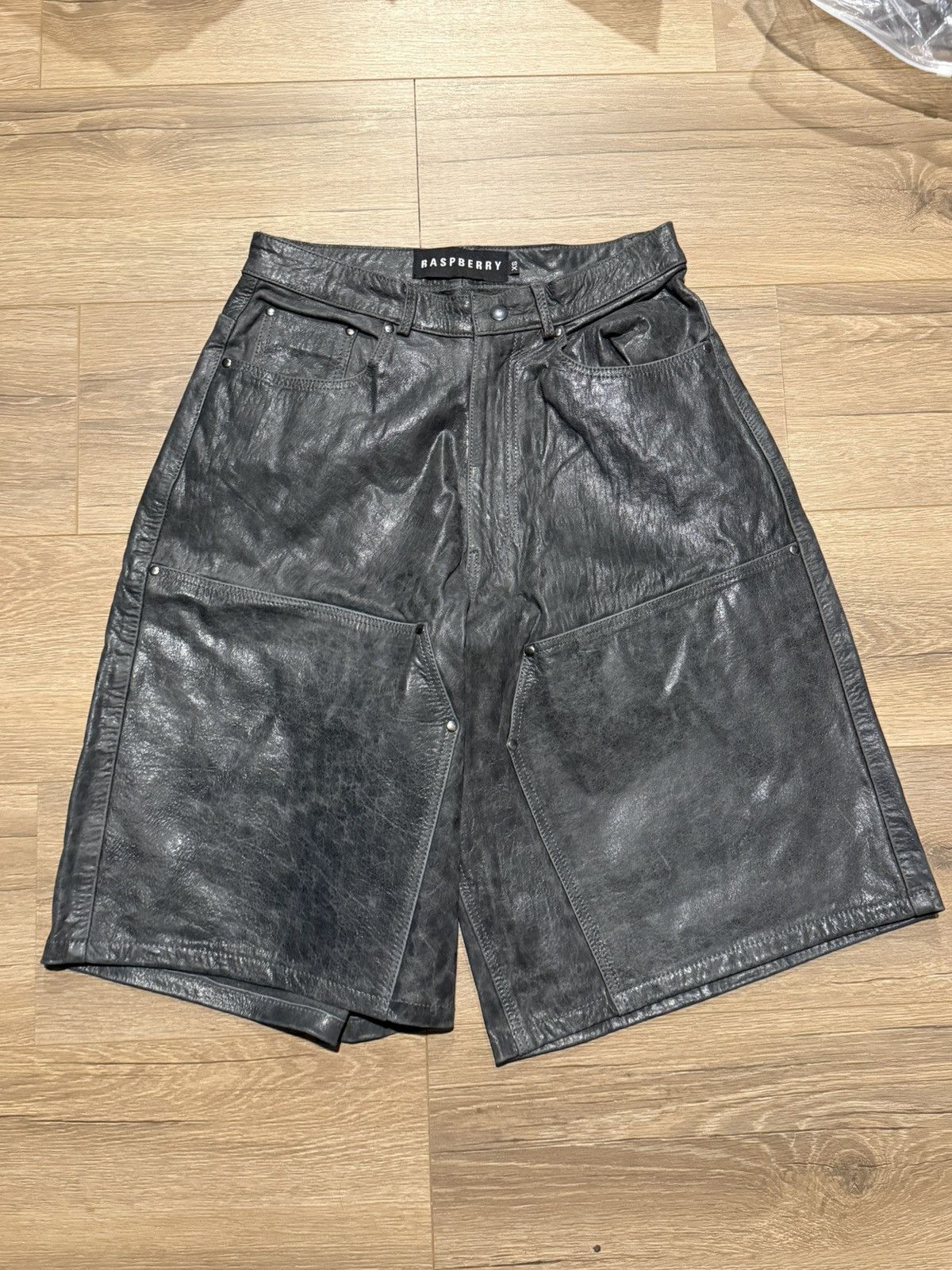 The GV Gallery GV GALLERY BLACK LEATHER SHORTS Size US 28 / EU 44 - 1 Thumbnail