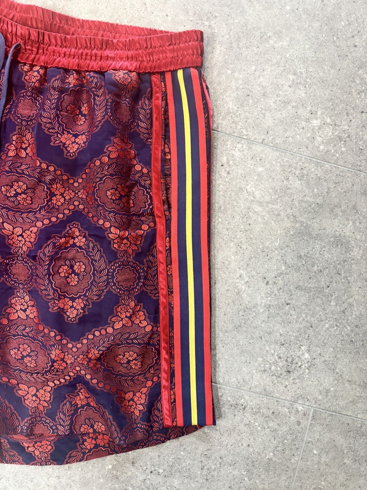 Gucci GUCCI RED SATIN FLORAL PRINT SIZE 50 Size US 38 / EU 54 - 2 Thumbnail