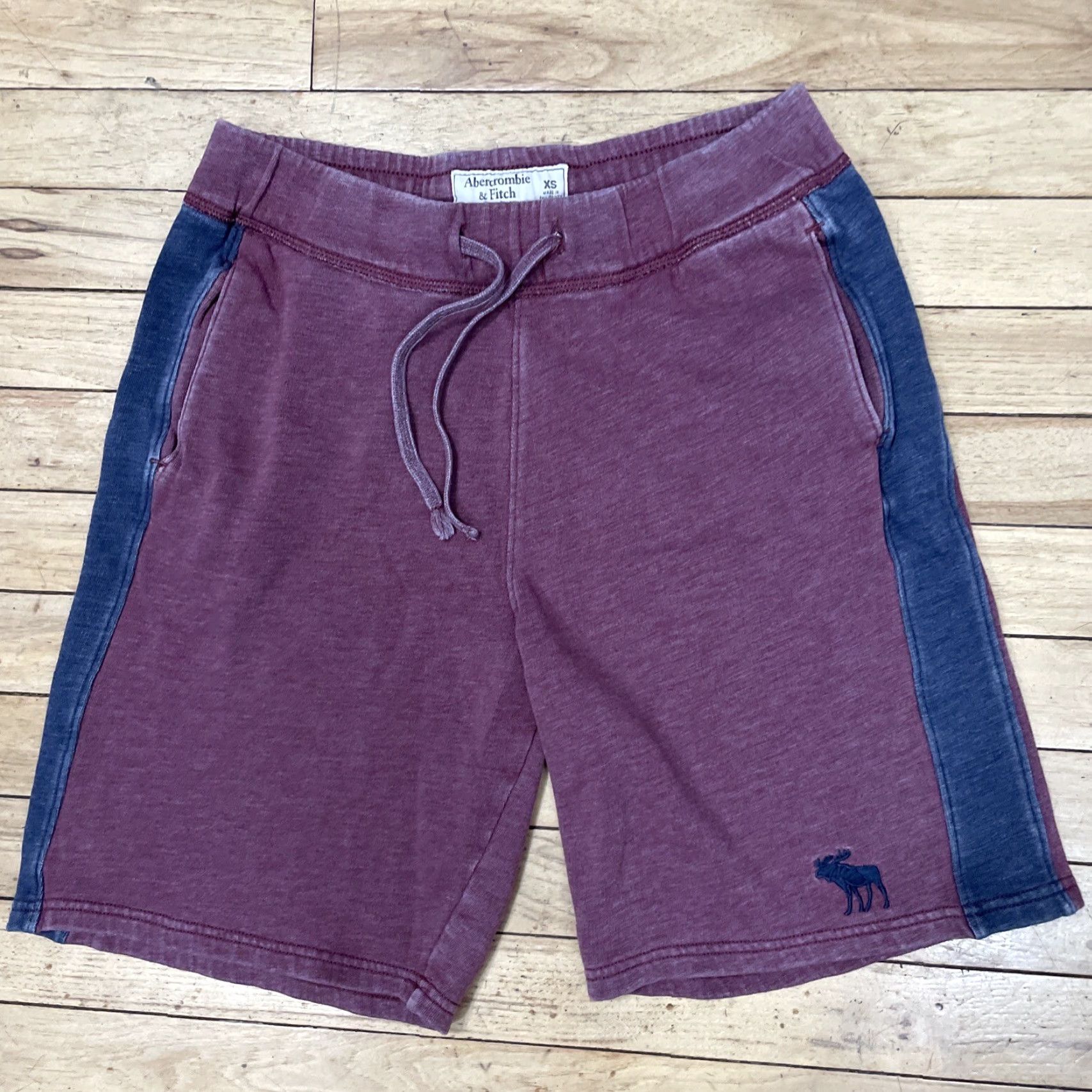 Abercrombie & Fitch VINTAGE Abercrombie & Fitch Shorts Men XS Drawstring Knit Moose Red Blue Knit Activewear 90s 00s Vintage Wash Pockets Light Size US 27 - 3 Thumbnail