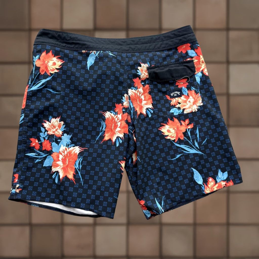 Billabong Billabong Board Shorts Mens 36 Multicolor Floral Swim Trunks Stretch Quick Dry Size US 36 / EU 52 - 1 Thumbnail