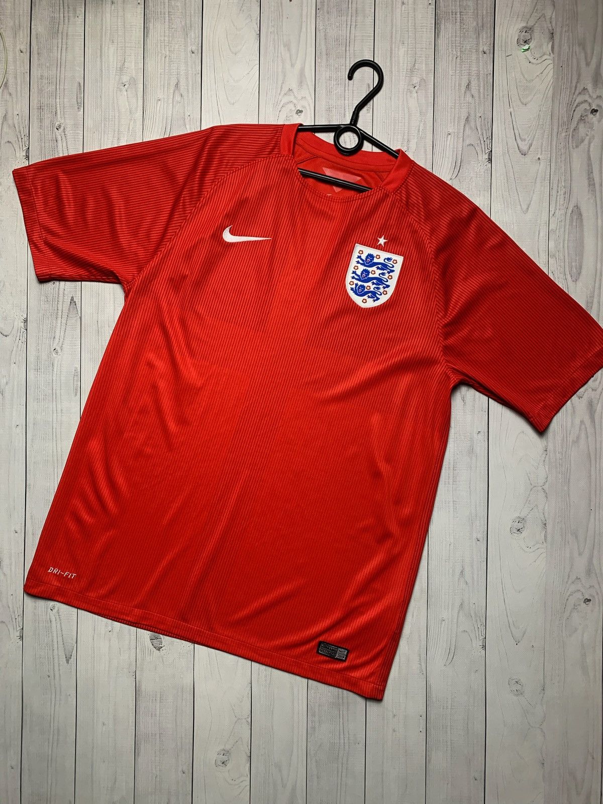 Nike × Vintage Vintage Nike England soccer jersey size L red logo Size US L / EU 52-54 / 3 - 1 Thumbnail