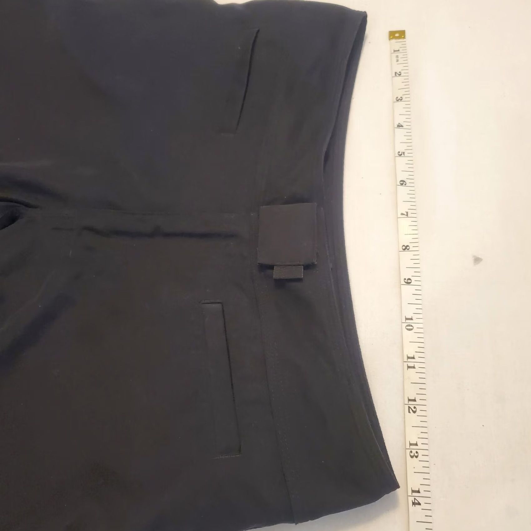 Patagonia Patagonia Bermuda Shorts Womens Black Size 6 Hook & Loop Closure Athletic Activewear Size 28" / US 6 / IT 42 - 6 Thumbnail