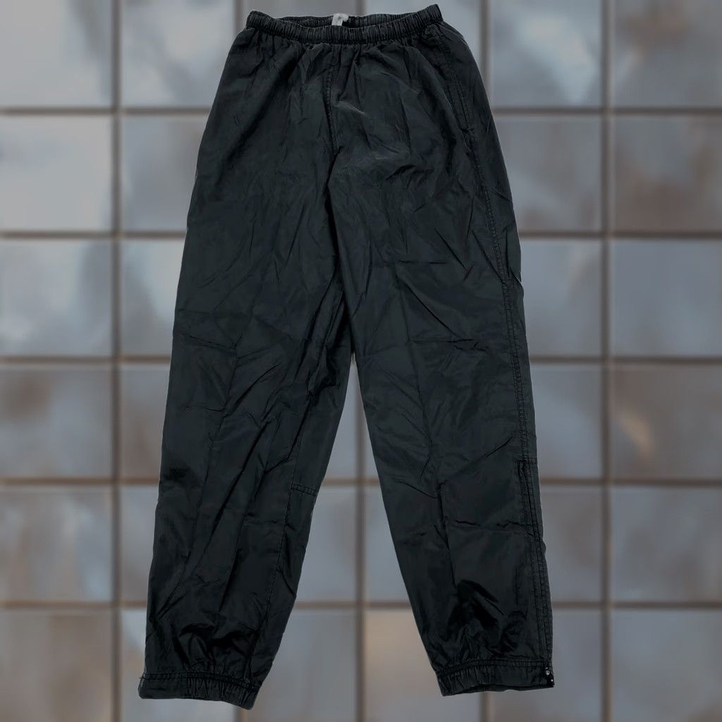 Nike Nike Track Pants Mens M Nylon Black Vintage Warm Up Gym Class Track Pants Mens Regular Width Straight Y2K Sports Vintage Gym Size US 31 - 1 Thumbnail