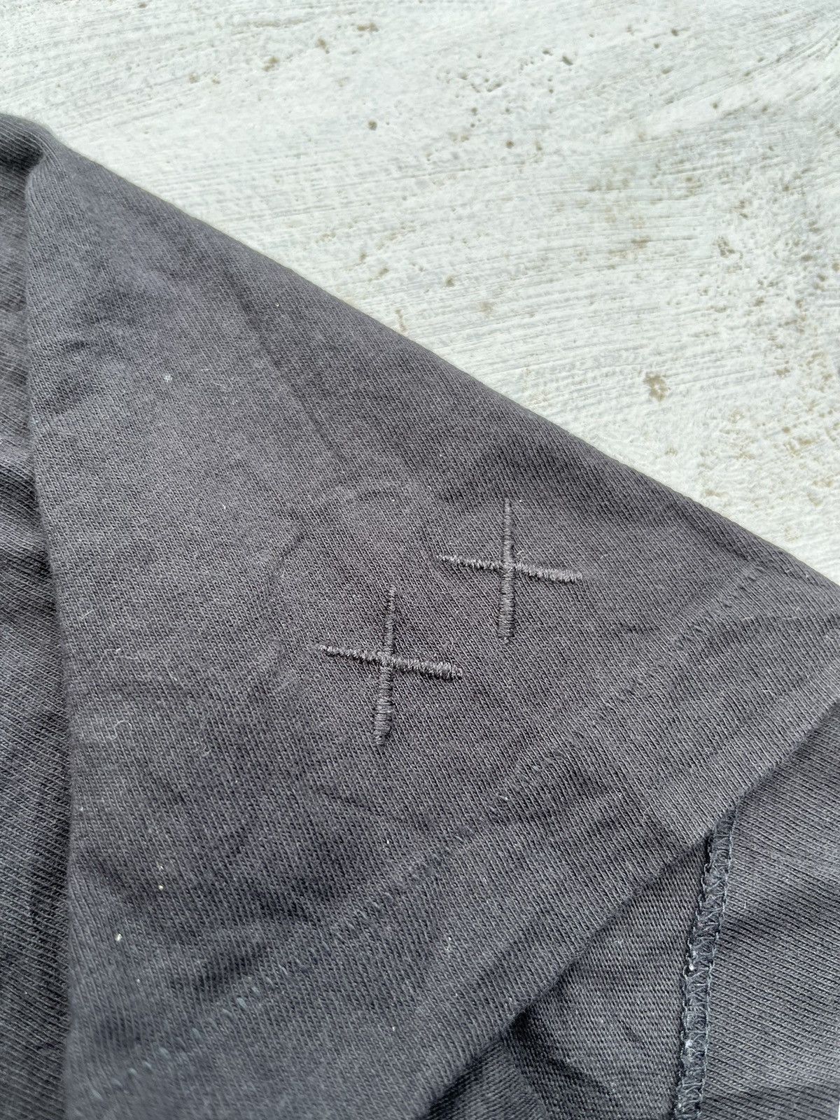 Japanese Brand × Kaws × Uniqlo KAWS UNIQLO TEE Size US M / EU 48-50 / 2 - 3 Thumbnail