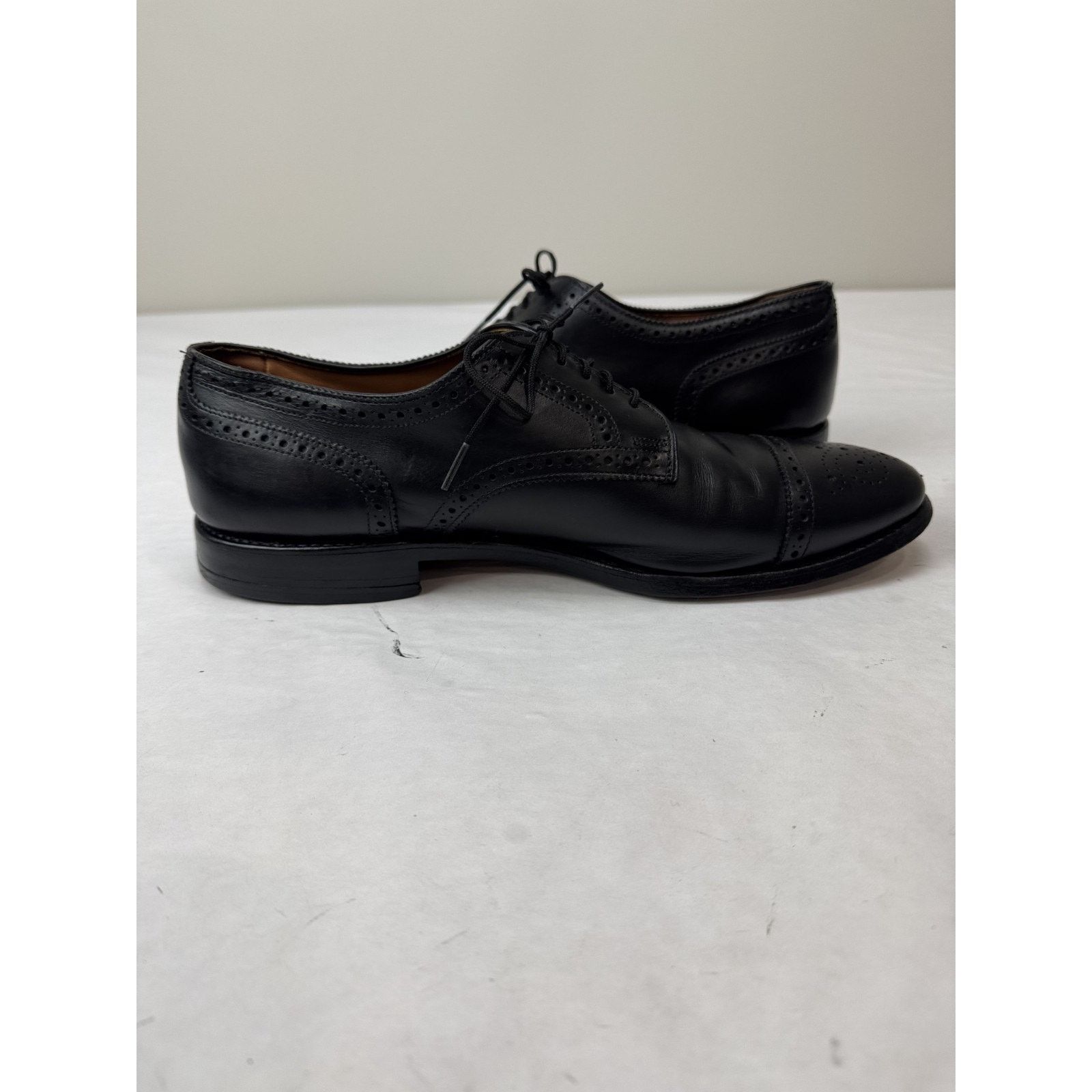 Allen Edmonds Allen Edmonds Sanford Oxford Black Leather Dress Shoe 10.5 B Size US 10.5 / EU 43-44 - 4 Thumbnail