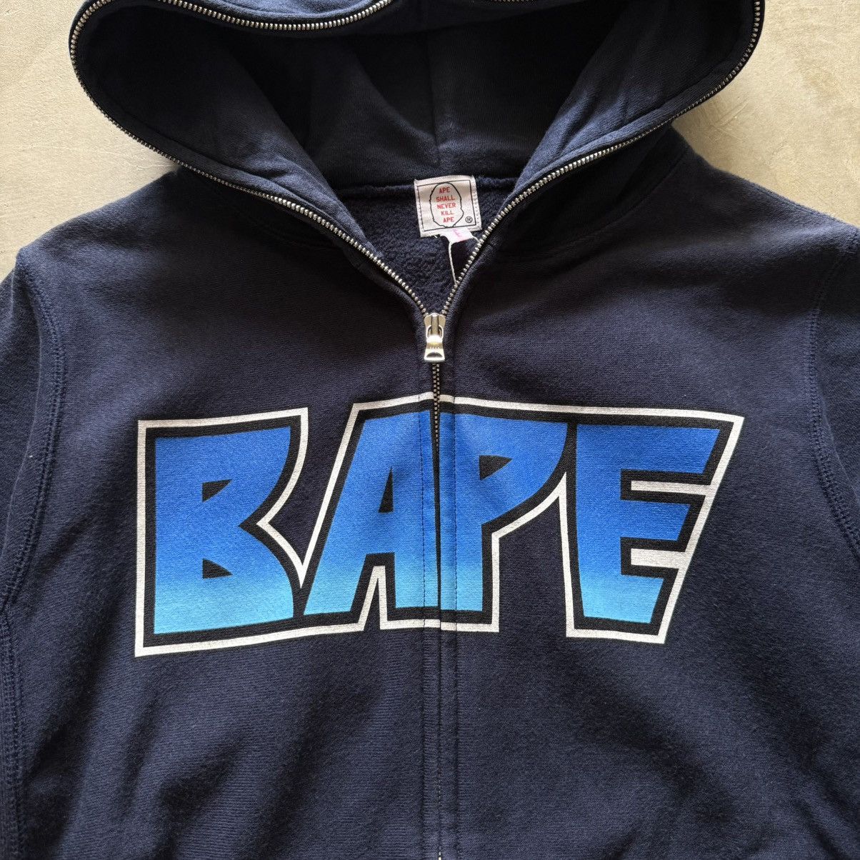 Bape A Bathing Ape BAPE "Kiss" Logo Full Zip Hoodie Size M / US 6-8 / IT 42-44 - 4 Thumbnail