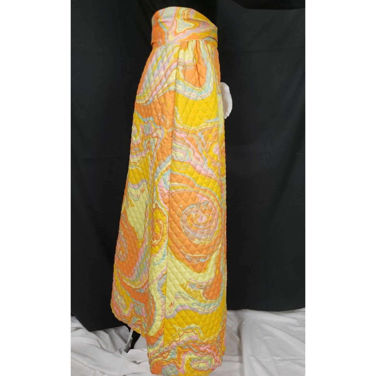 Vintage 70s Bold Orange Oil Slick Quilted Maxi Skirt Sz 10 Park East Size 27" / US 4 / IT 40 - 9 Thumbnail