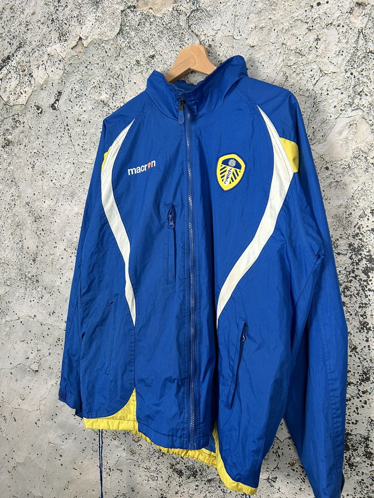 Macron Vintage Leeds United Soccer Light Nylon Jacket Football Size US L / EU 52-54 / 3 - 2 Thumbnail