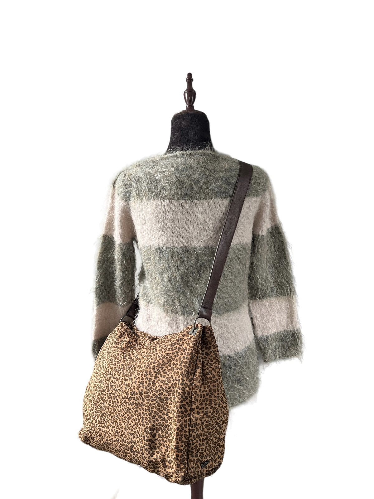 Bottega Veneta × Vintage Vintage Bottega Veneta Leopard Print Crossbody Bag Size ONE SIZE - 1 Thumbnail