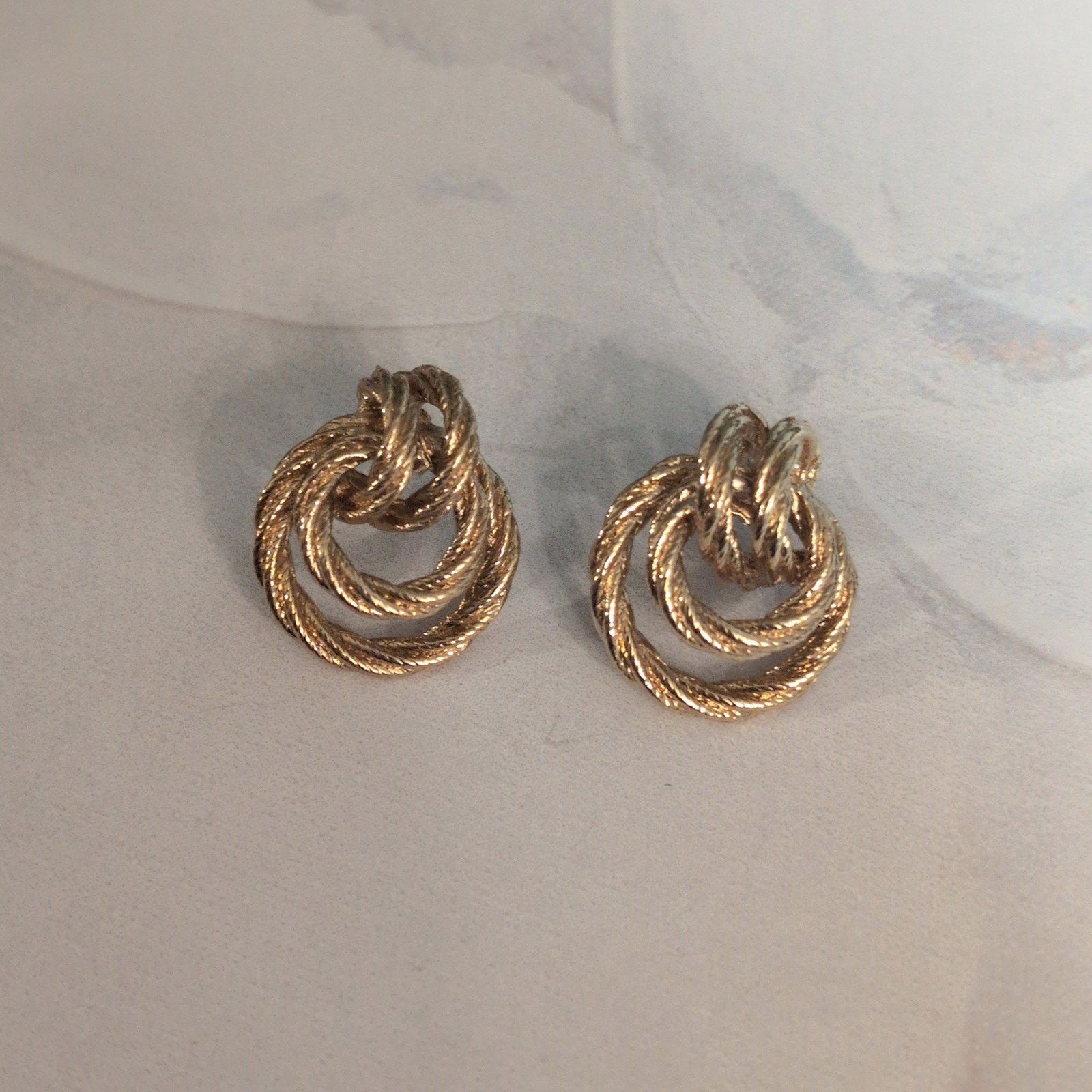 Other Elegant VTG 1980s Gold-Tone Braided Knot Pierced Earrings Size ONE SIZE - 4 Thumbnail