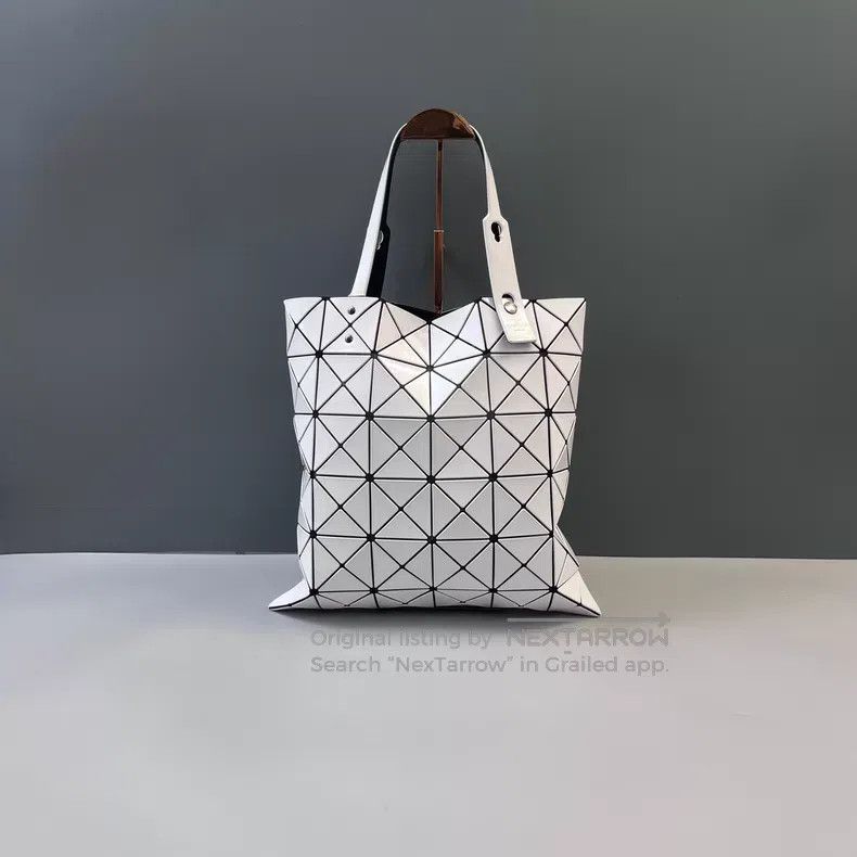 Issey Miyake Issey Miyake White Geometric Bag Size ONE SIZE - 1 Thumbnail
