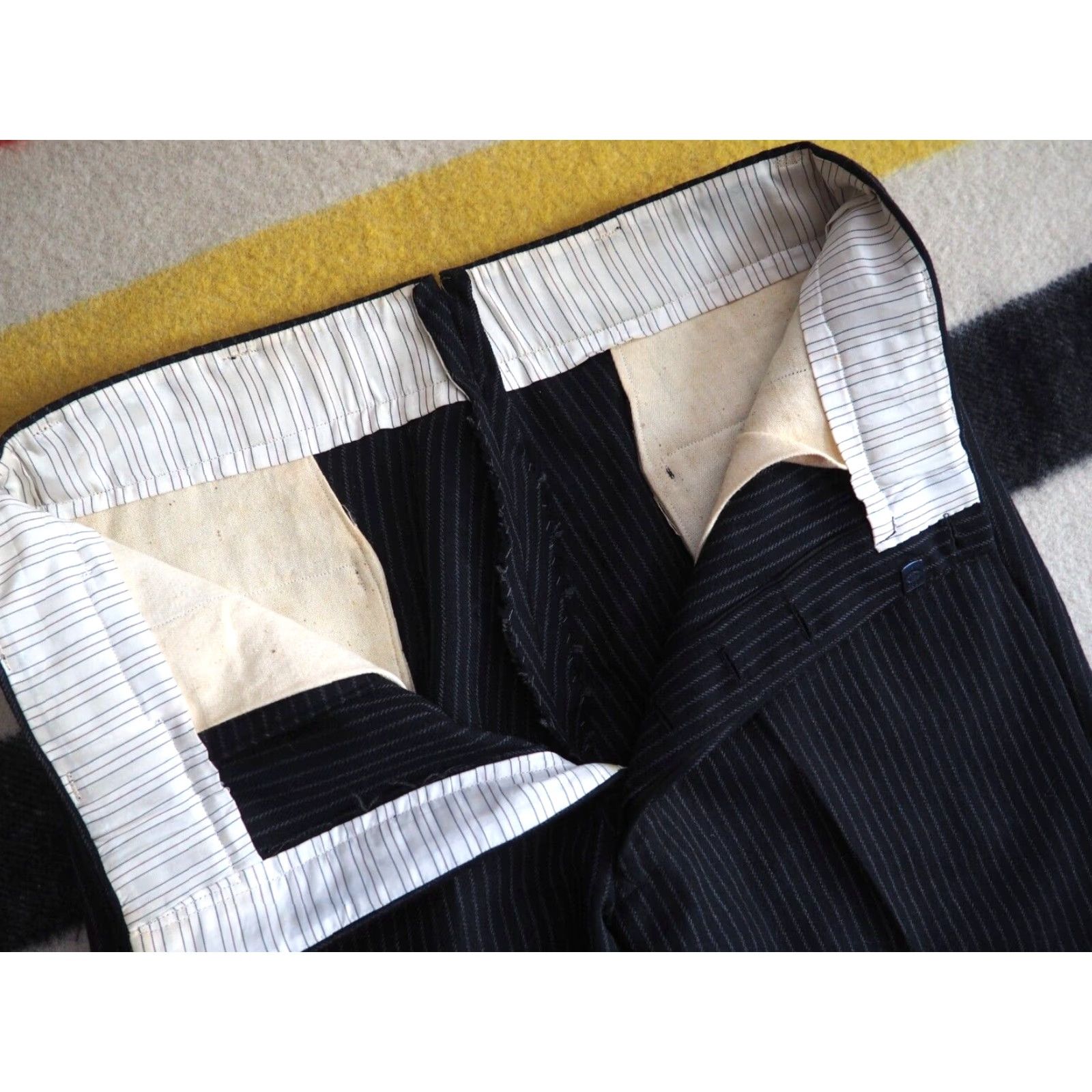 Vintage VTG 1930s Star Hook Black Gray Pinstripe Wool Pants 32x32 Straight Leg Flat Front Rockabilly Button Fly Mens Size US 32 / EU 48 - 6 Thumbnail