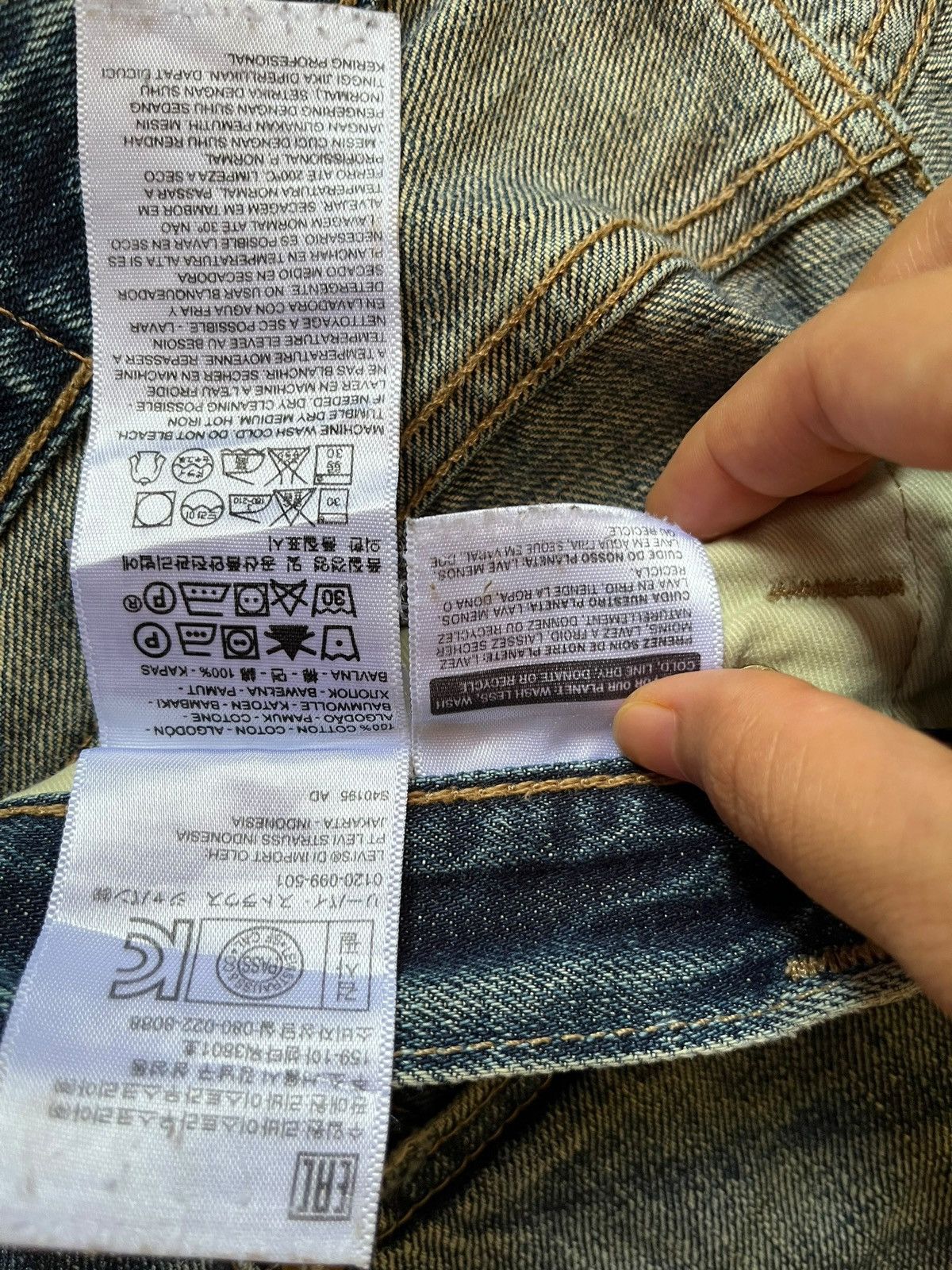 Levi's SALES🔥Vintage Levis 501 Faded Wash Distressed Loose Jeans Size US 33 - 10 Thumbnail