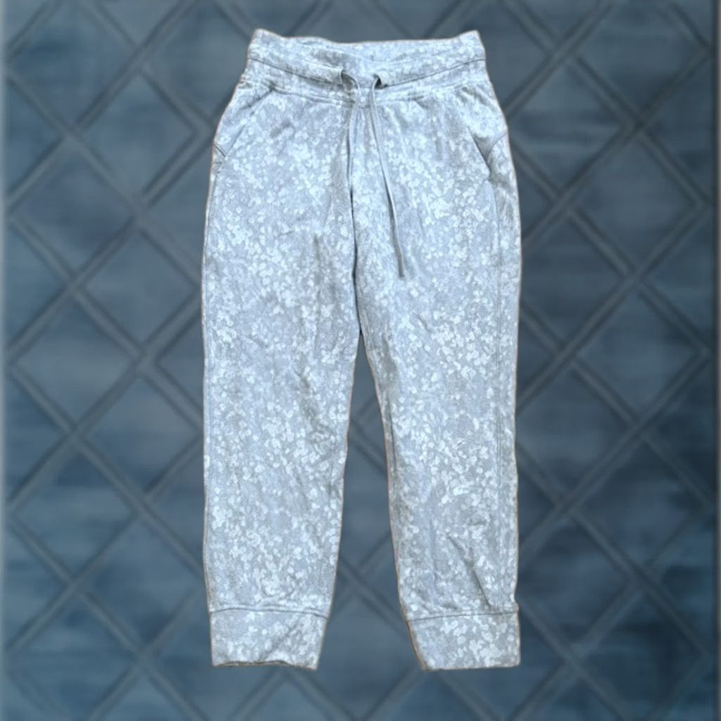 Lululemon Lululemon Ready to Rulu High-Rise Cropped Jogger Women’s 2 Starlight Camo Pants Multicolor Jogger Womens Inseam 24 in Activewear casual Size 26" / US 2 / IT 38 - 1 Thumbnail