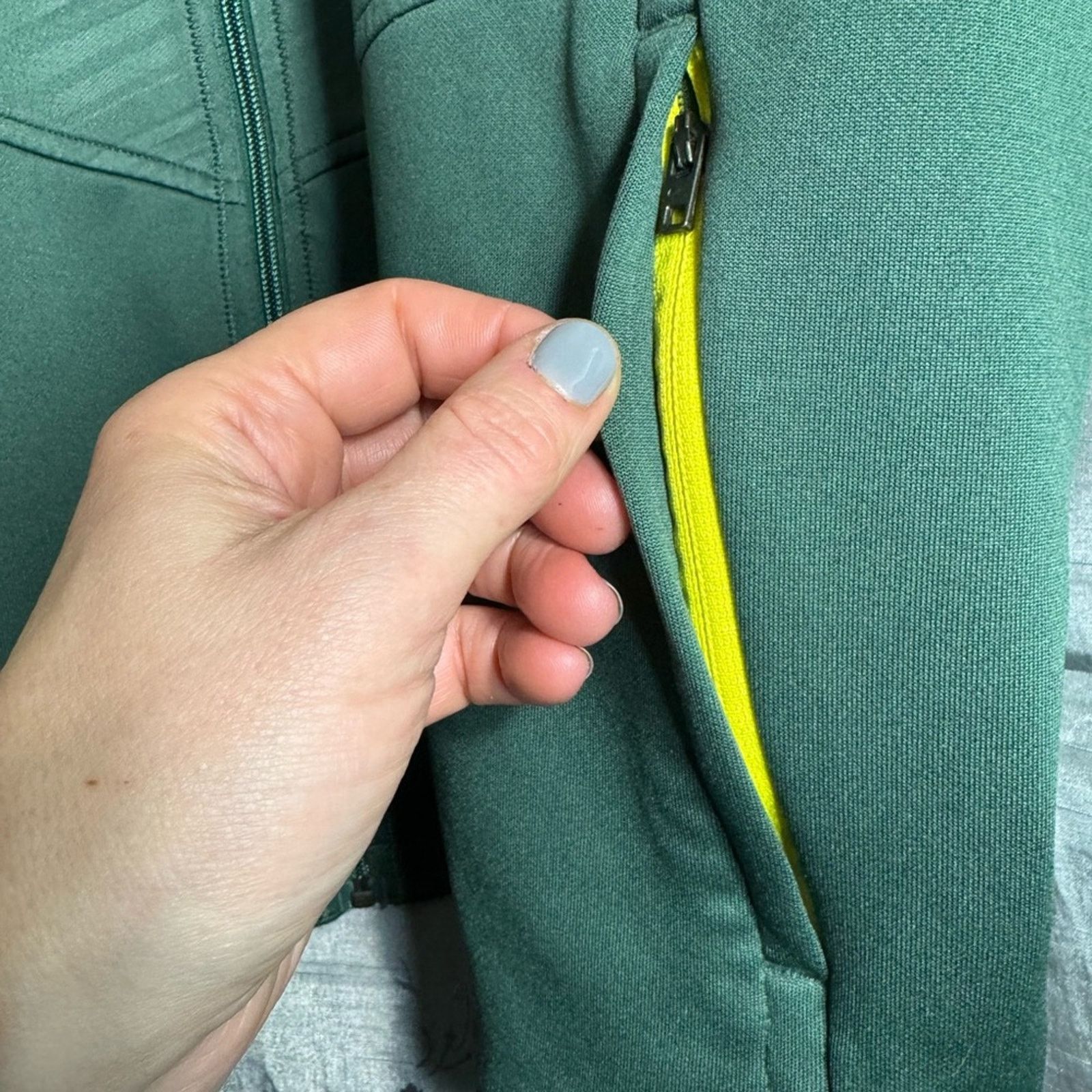 Nike RARE NIKE Mens XXL Oregon Ducks Zipper Dri-Fit Team Jacket Size US XXL / EU 58 / 5 - 4 Thumbnail