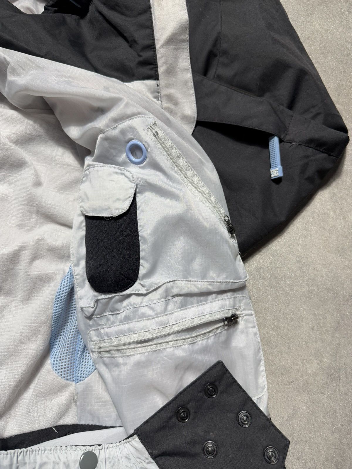 DC × Vintage Dc Tracksuit Outdoor Windproof Tech Jacket Rare Find 00s Size US M / EU 48-50 / 2 - 16 Thumbnail