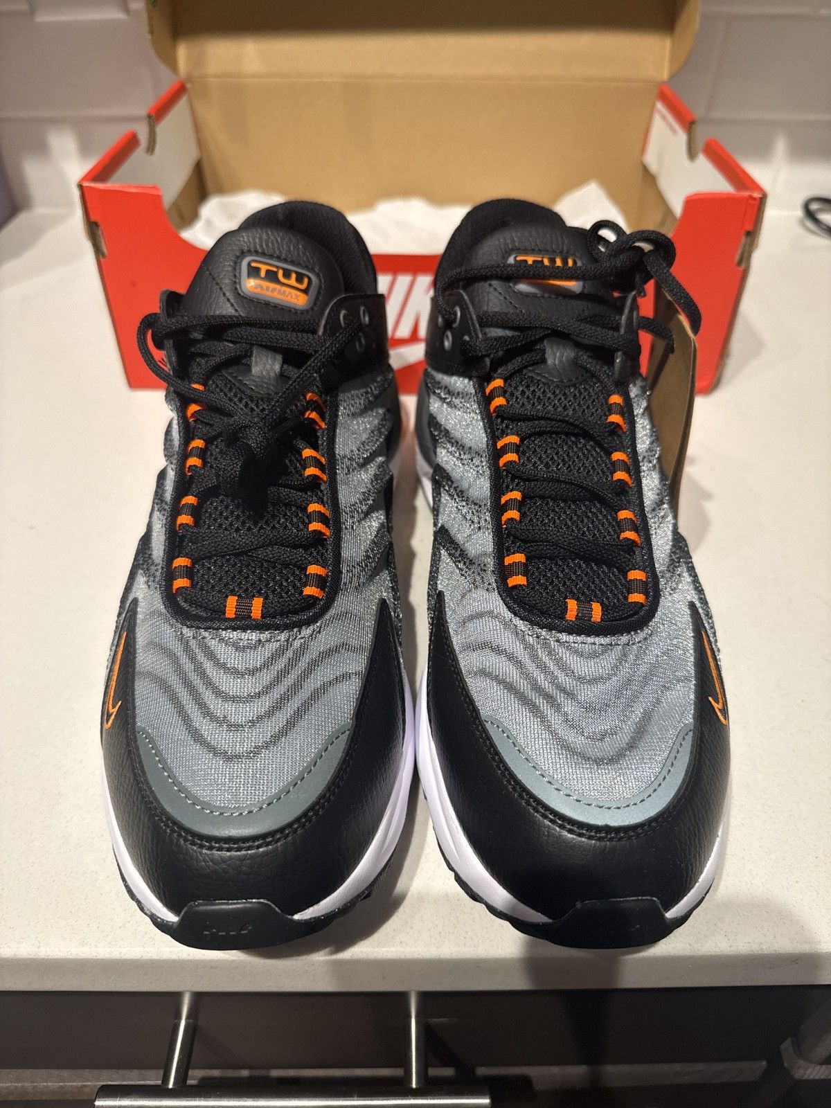 Nike Nike Air Max TW NN Size US 11 / EU 44 - 2 Thumbnail