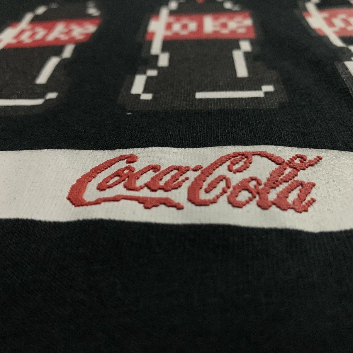 Coca Cola Coca Cola men T shirt Pixelated Design Streetwear outfit Size US XL / EU 56 / 4 - 8 Thumbnail