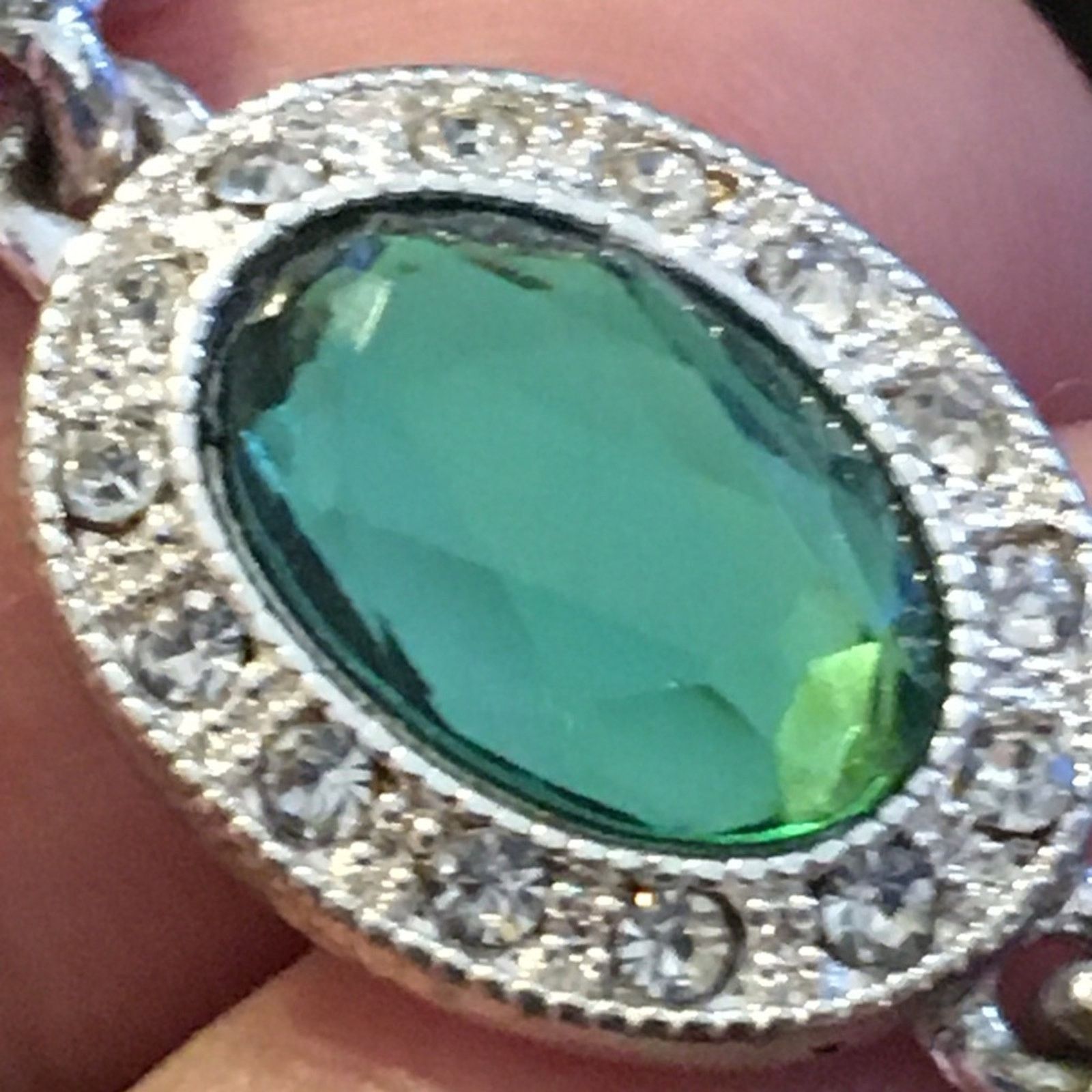 Jewelry Faceted oval green glass silver tone bracelet Size ONE SIZE - 7 Thumbnail