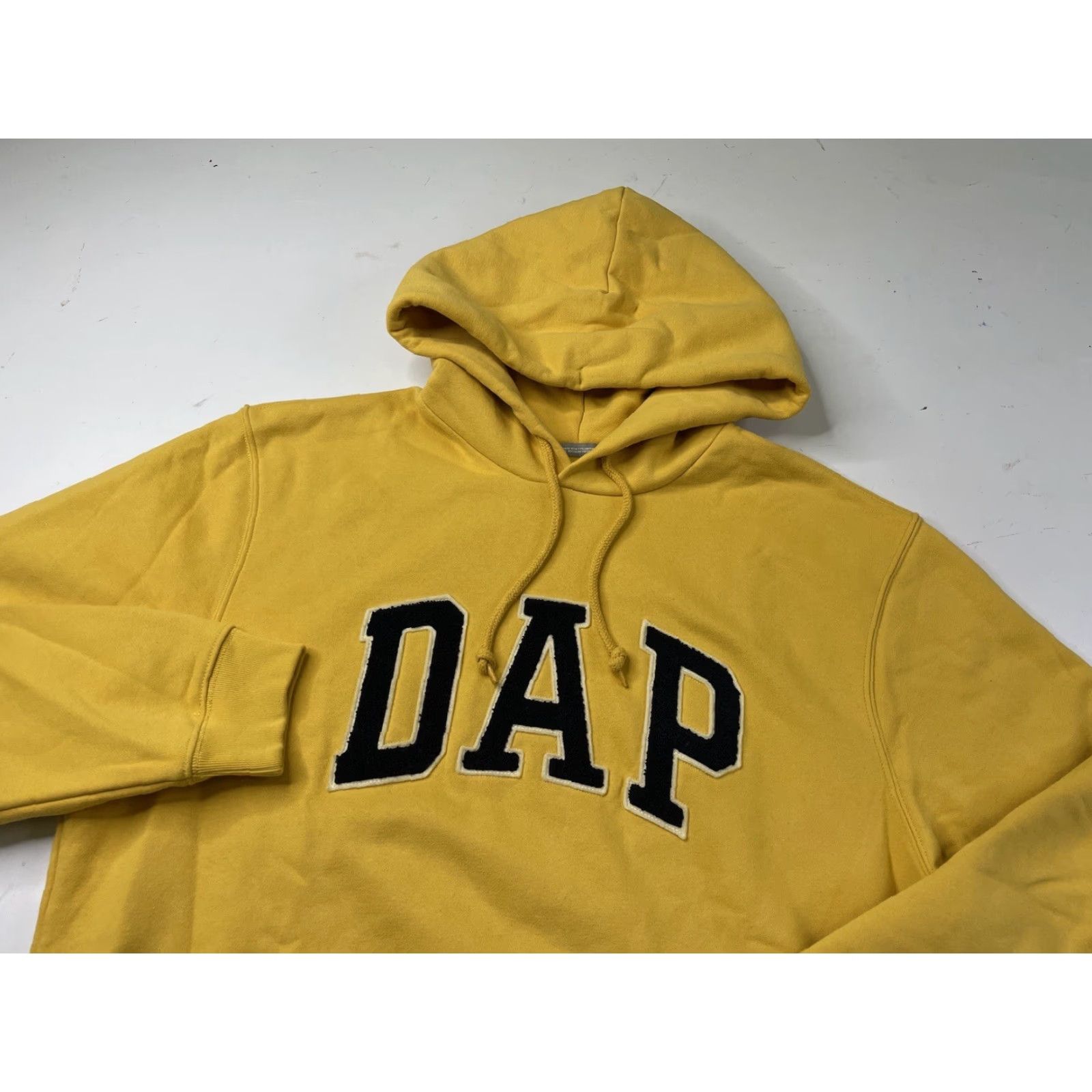 Gap Dapper Dan X Gap Hoodie Sweatshirt Limited Edition Size M Yellow Men Pullover Size US M / EU 48-50 / 2 - 2 Thumbnail
