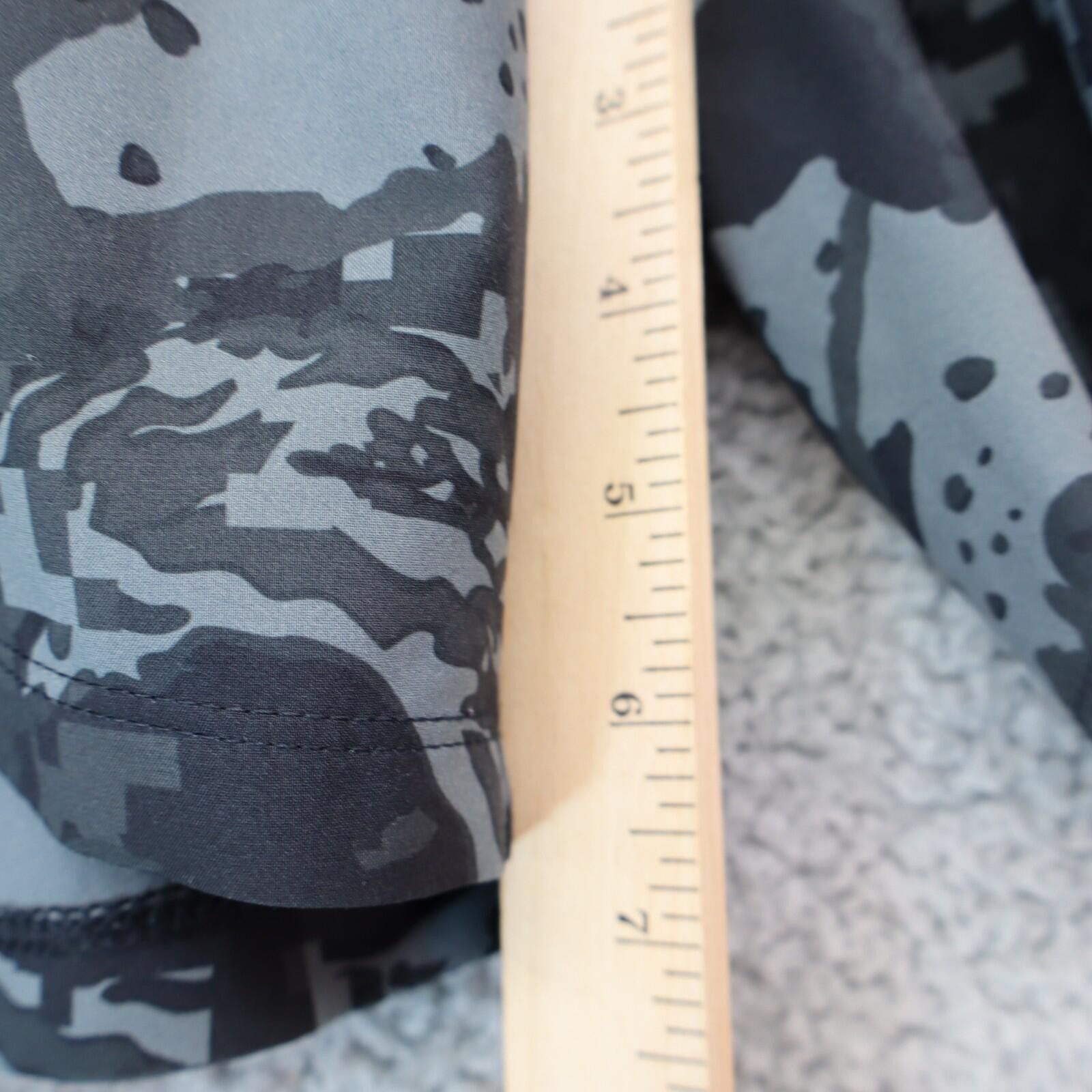 Under Armour Under Armour Men XL Launch Run 7" Inseam Unlined Shorts Camo Size US 36 / EU 52 - 2 Thumbnail