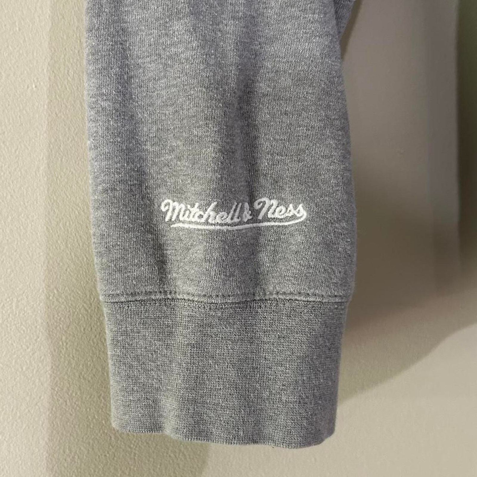 Mitchell & Ness Brooklyn Nets Crewneck Sweatshirt Size US XL / EU 56 / 4 - 4 Thumbnail