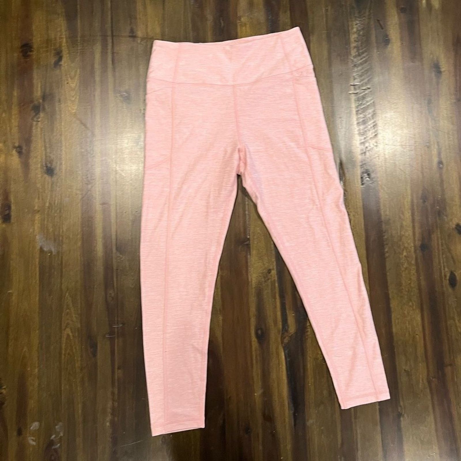 Victoria's Secret NWOT Victoria's Secret Athletic Ankle Length Leggings Sz 12 Size 34" / US 12 / IT 48 - 1 Thumbnail